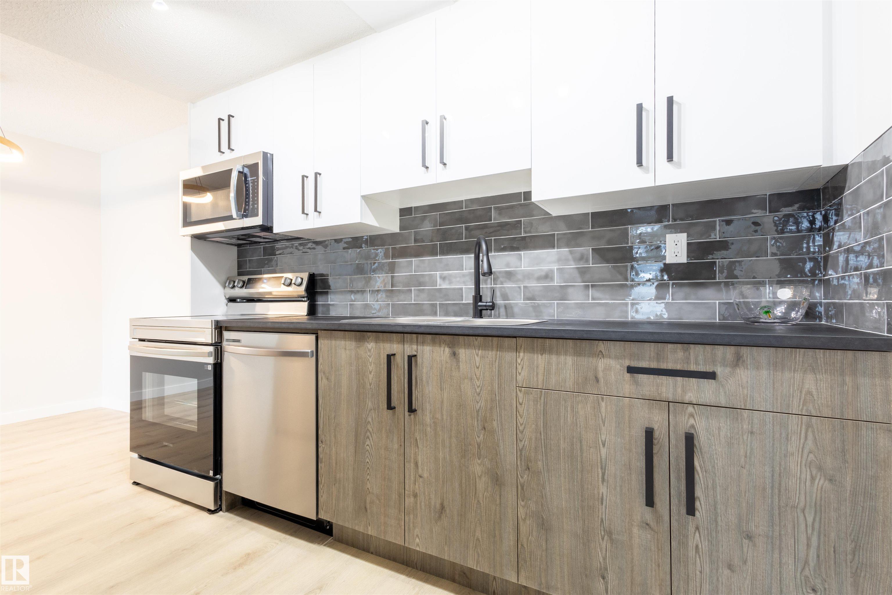 Picture for 30 AMBERLY CO NW