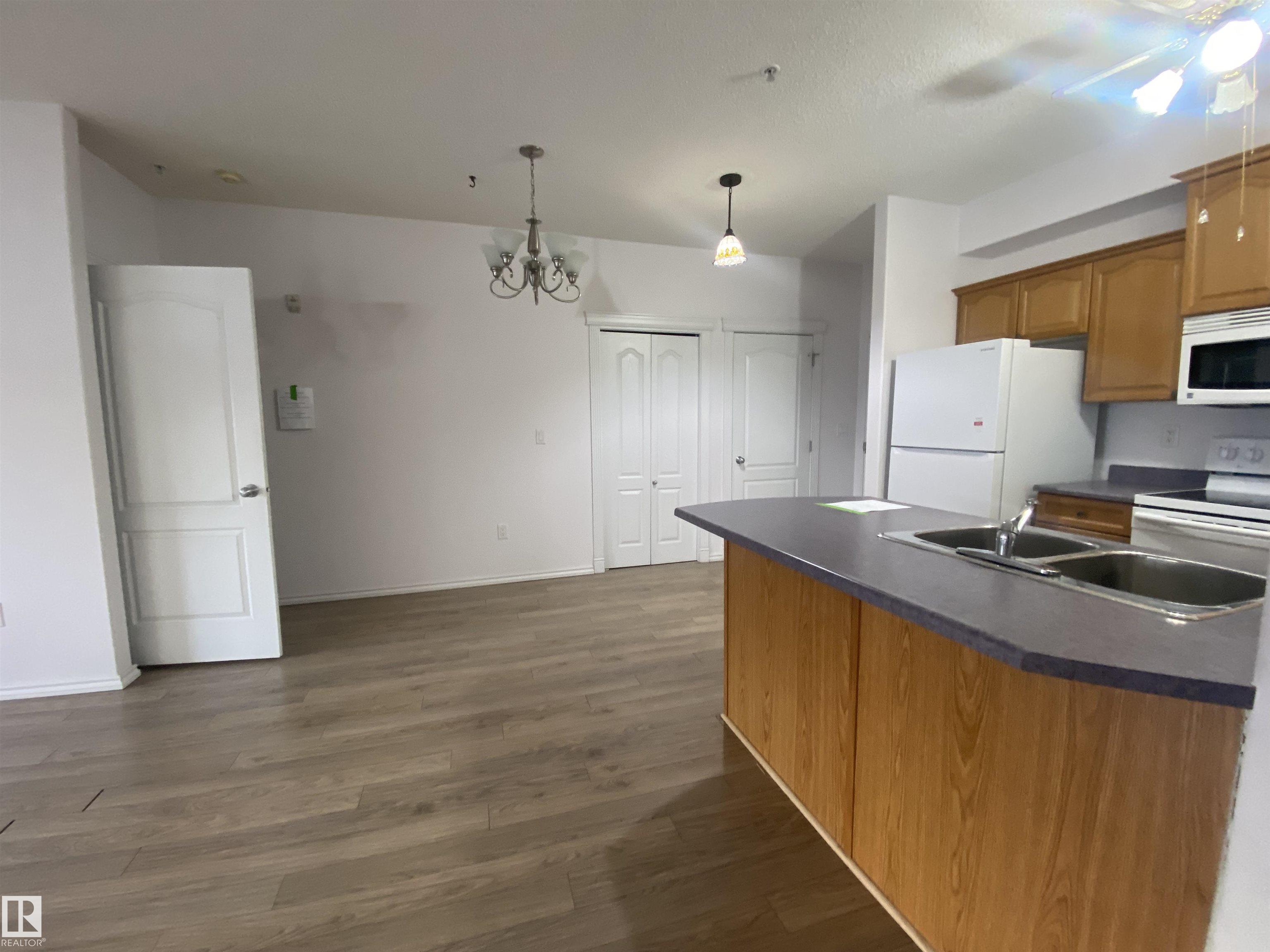 Picture for #206 16715 100 AV NW