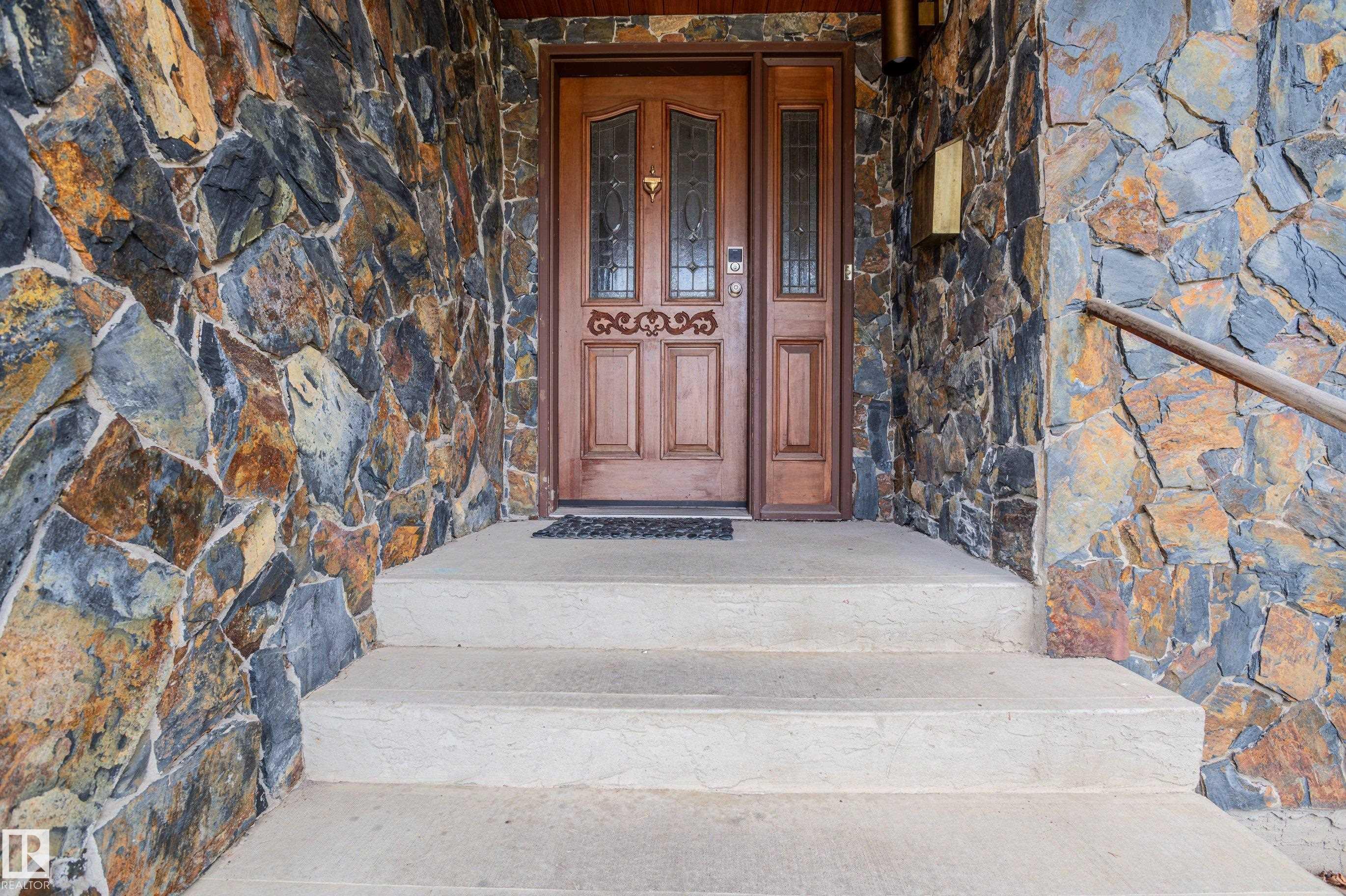 Picture for 103 WOLF WILLOW CR NW