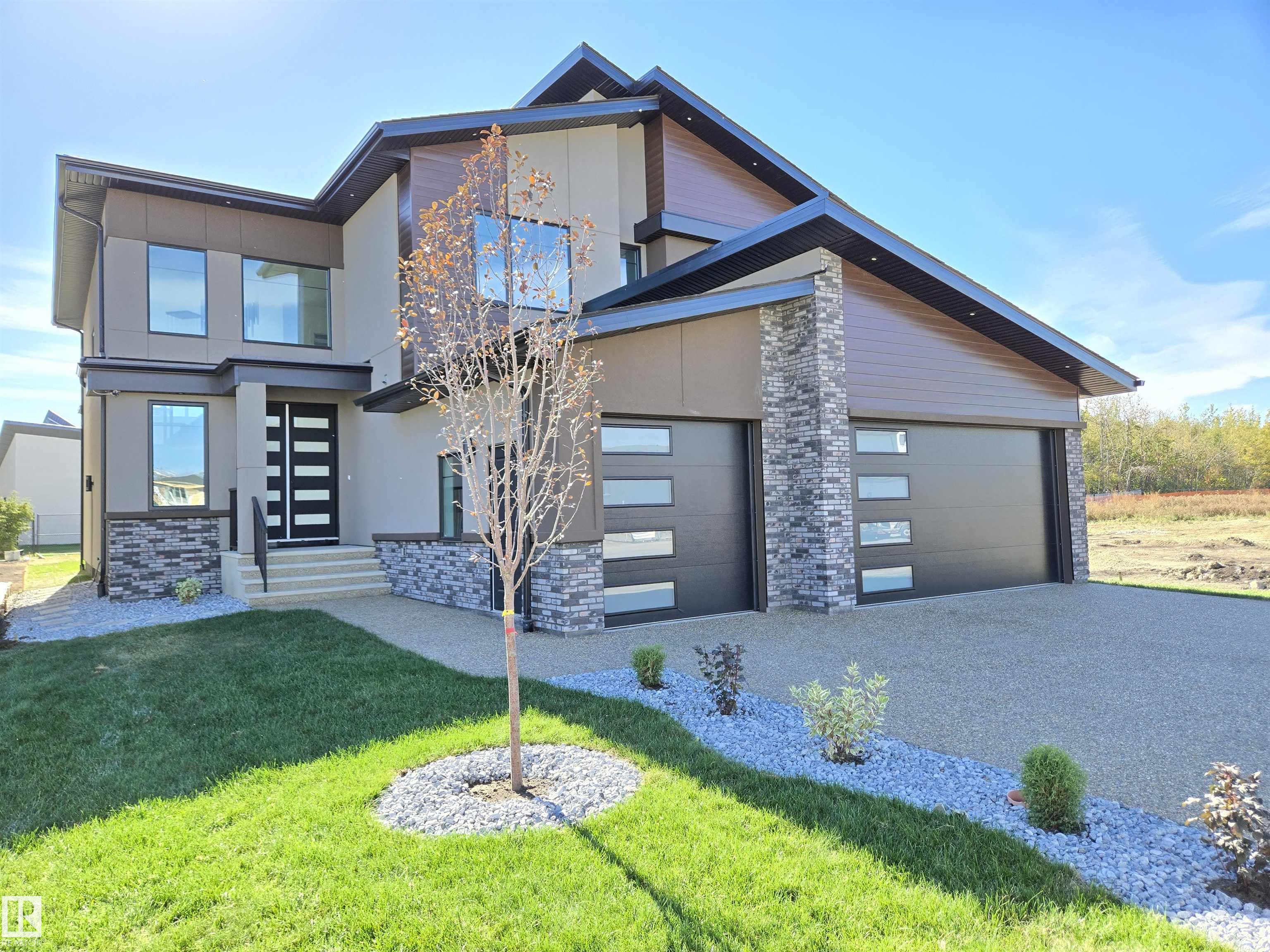 Picture for 715 165 AV NE