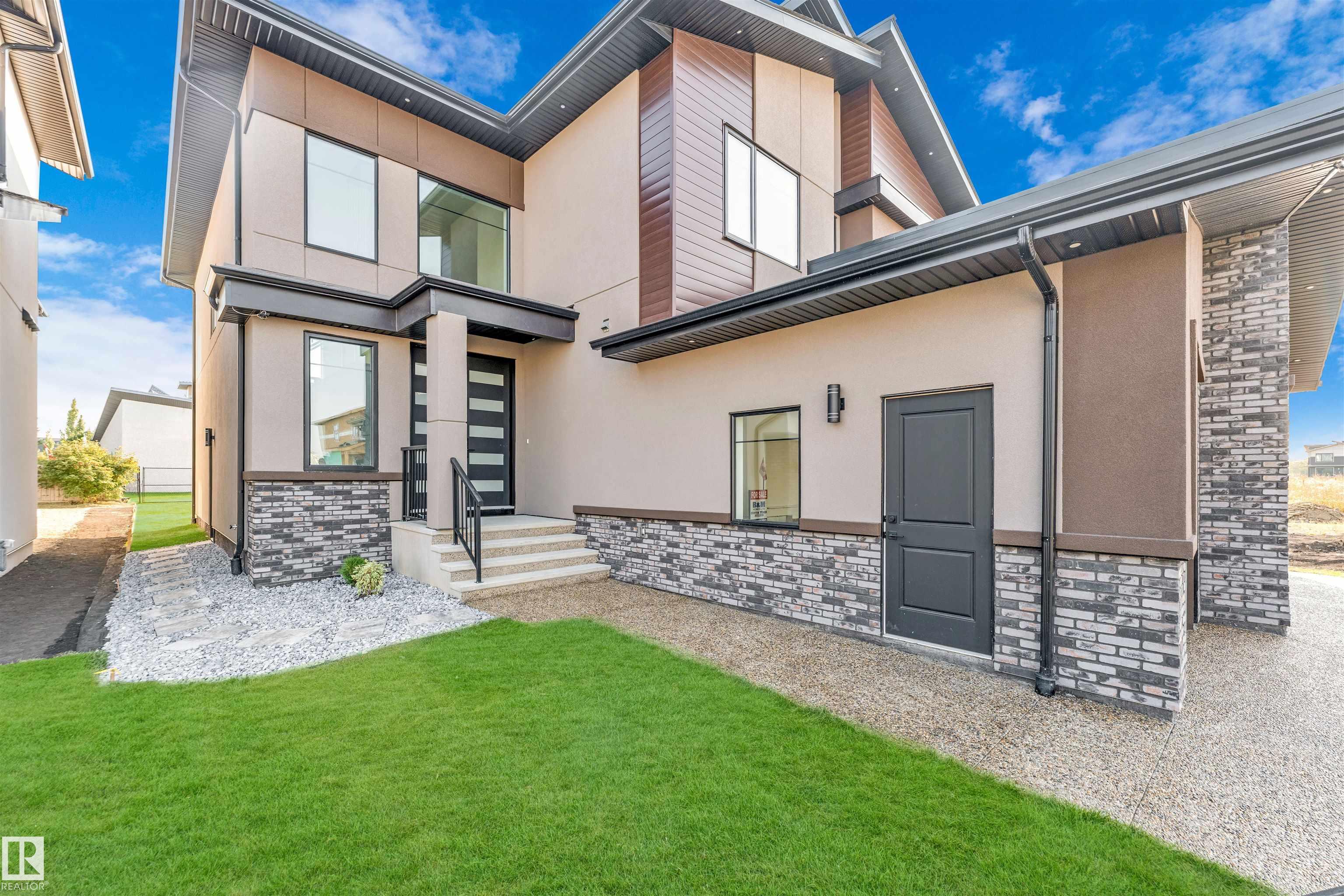 Picture for 715 165 AV NE