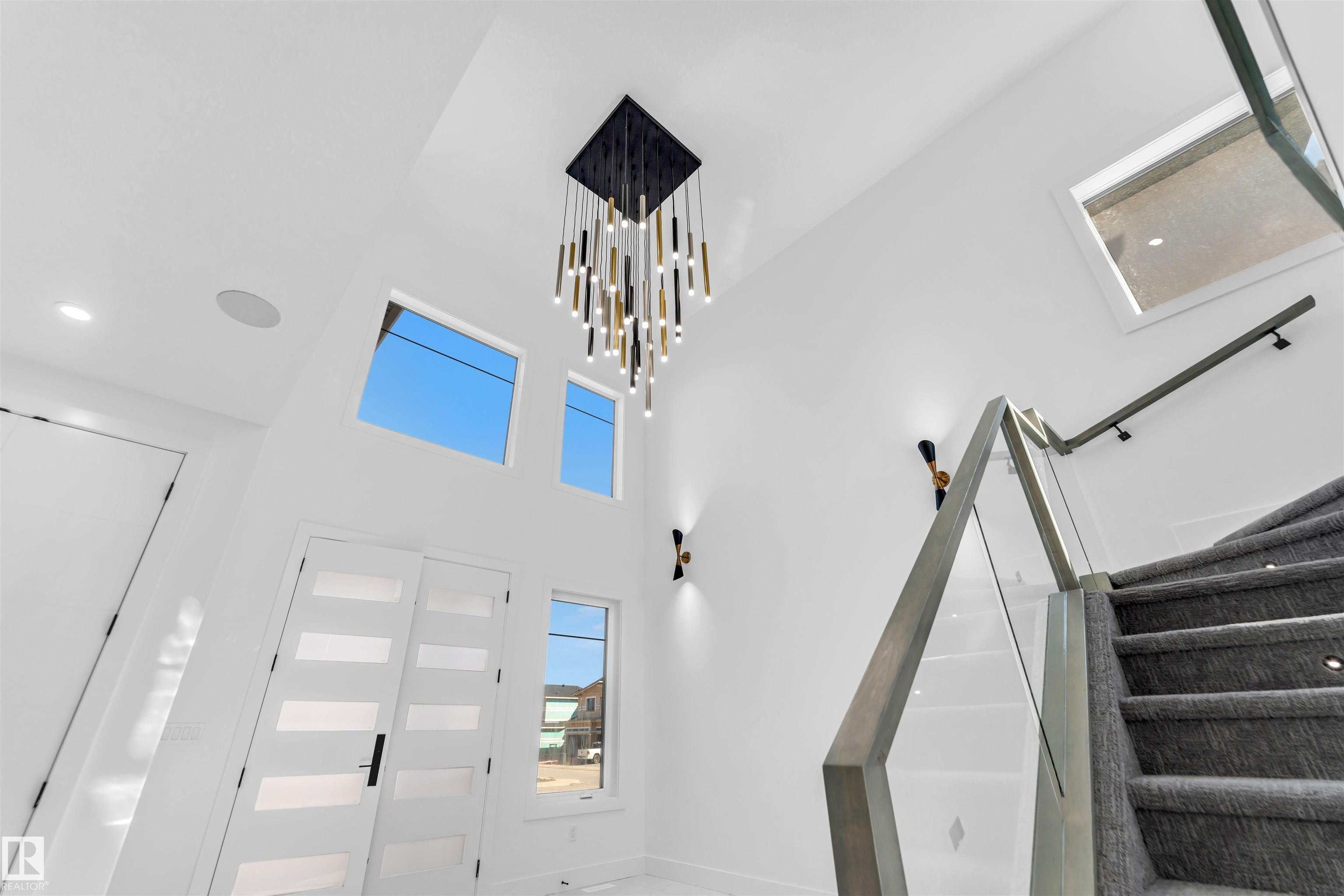 Picture for 715 165 AV NE