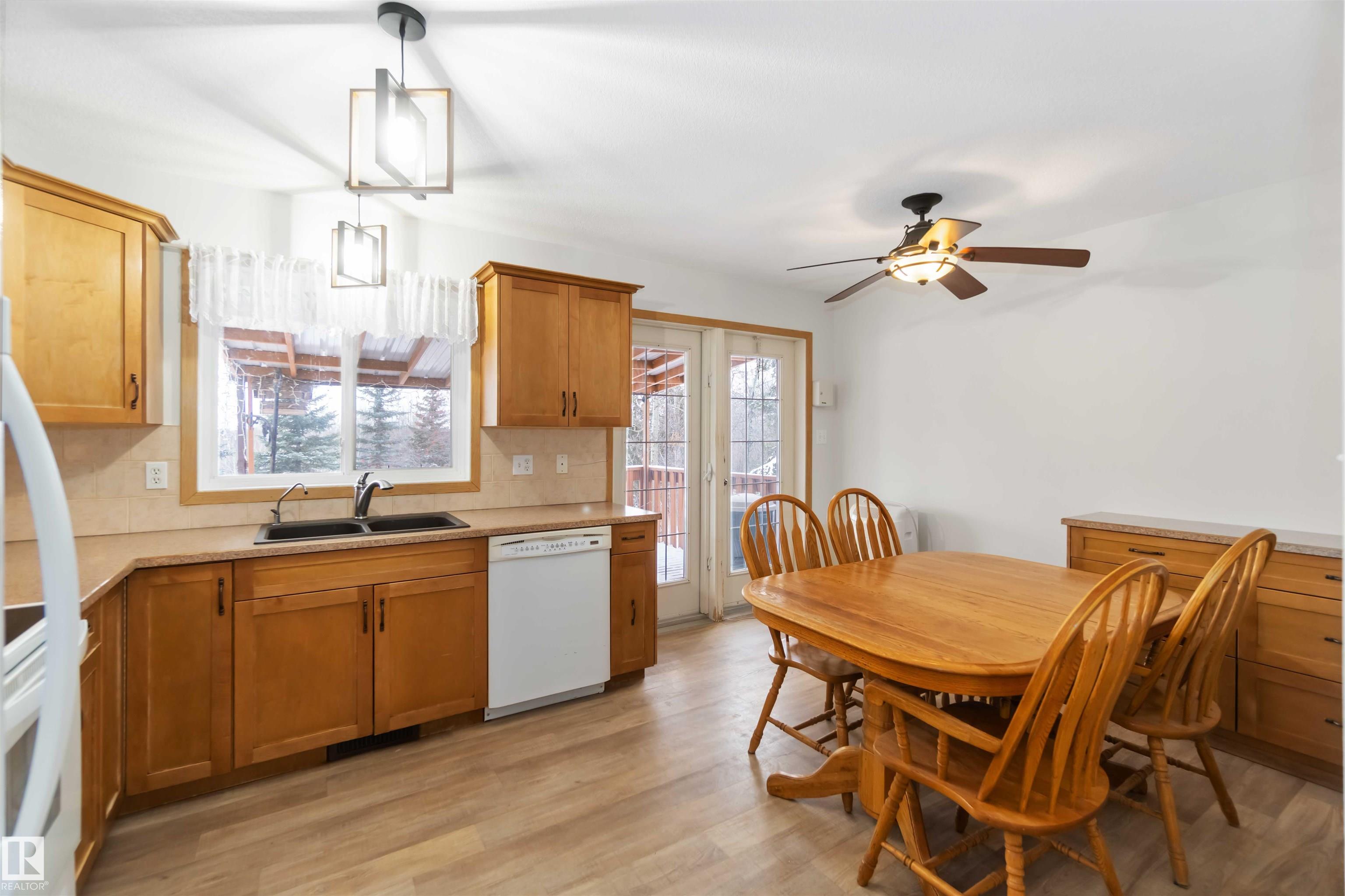 Photo 13 at 8 - 53129 Range Road 14, Valaspen Place, Rural Parkland County