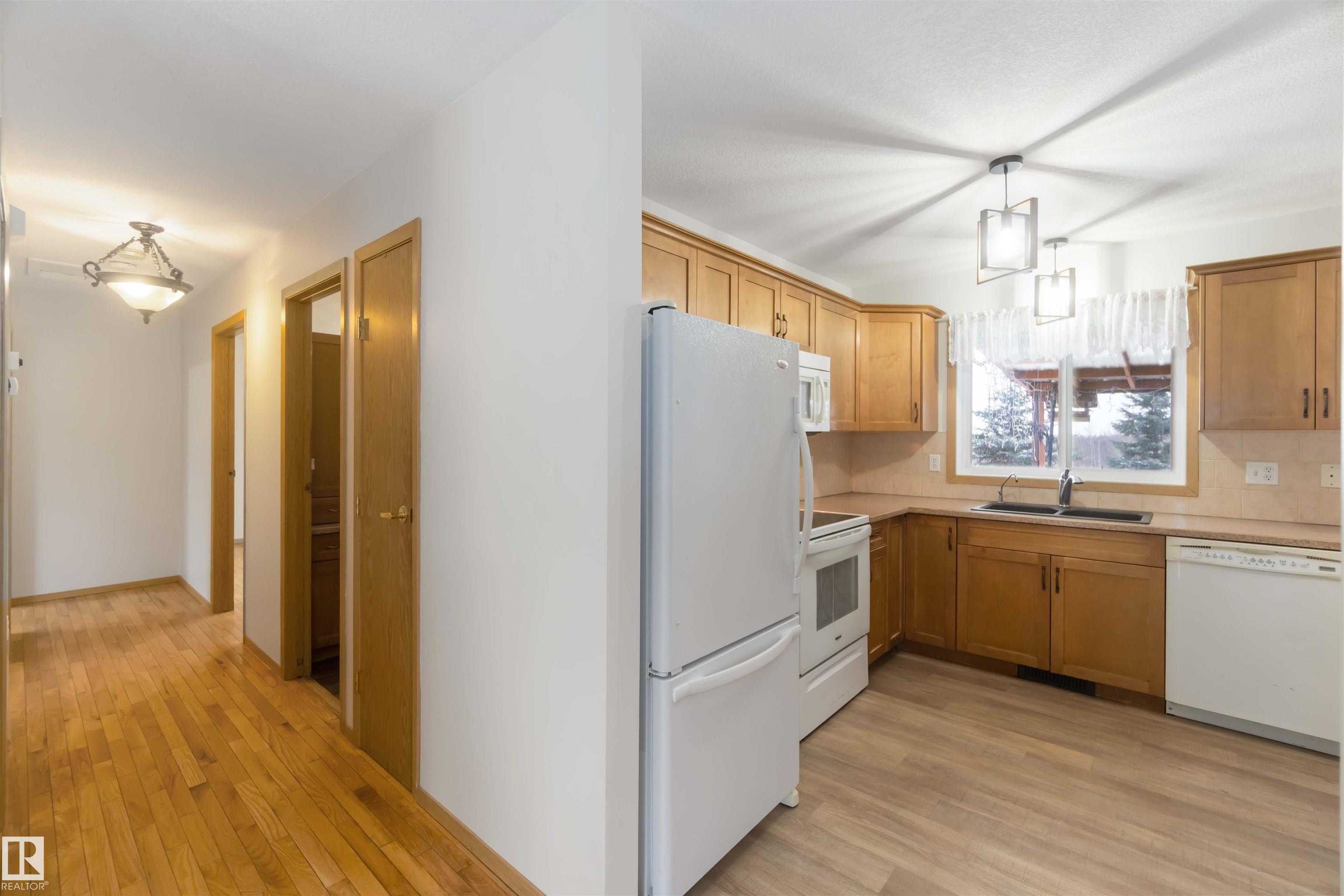 Photo 10 at 8 - 53129 Range Road 14, Valaspen Place, Rural Parkland County