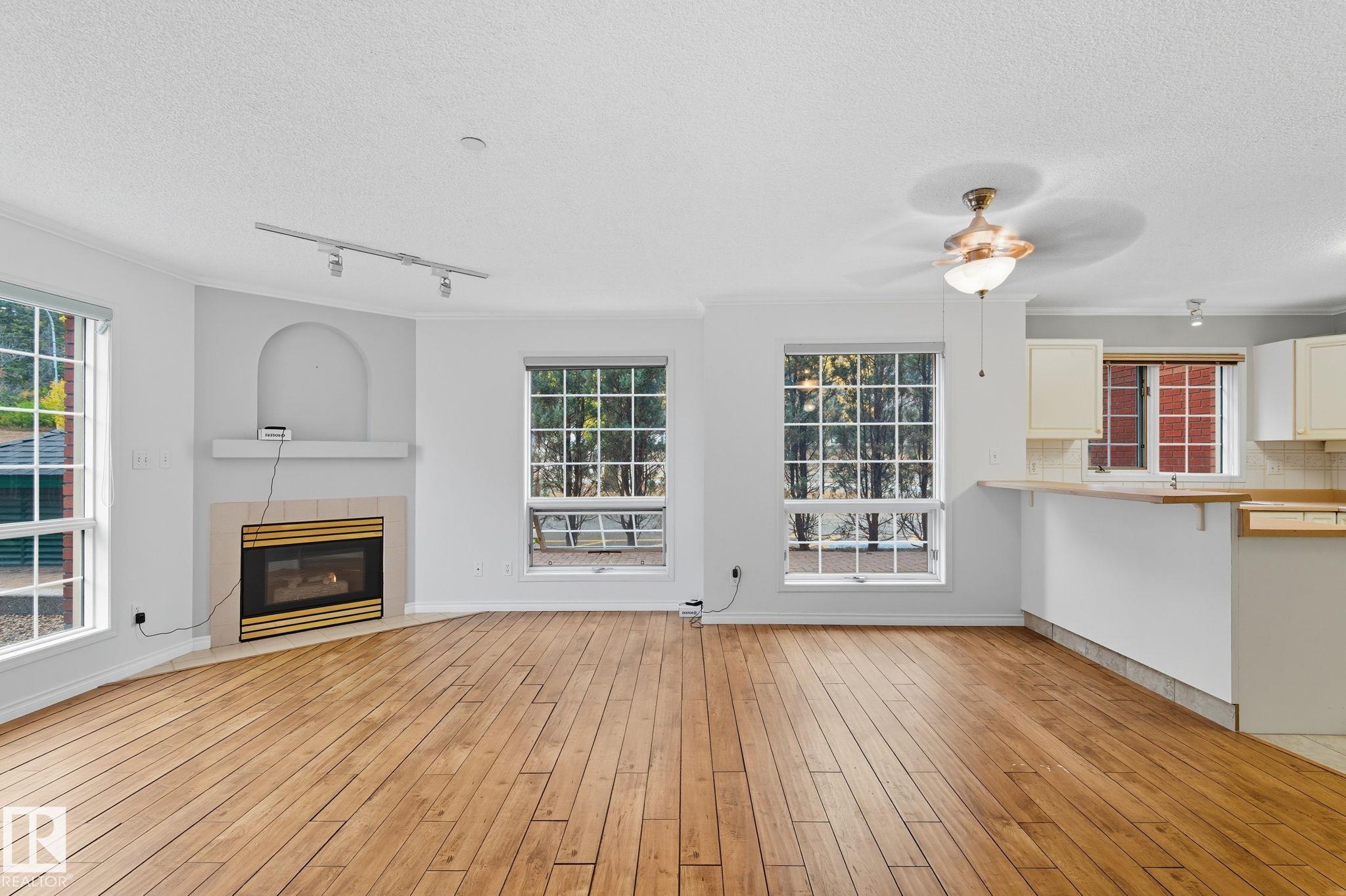 #102 35 Sir Winston Churchill Avenue, Downtown, St. Albert