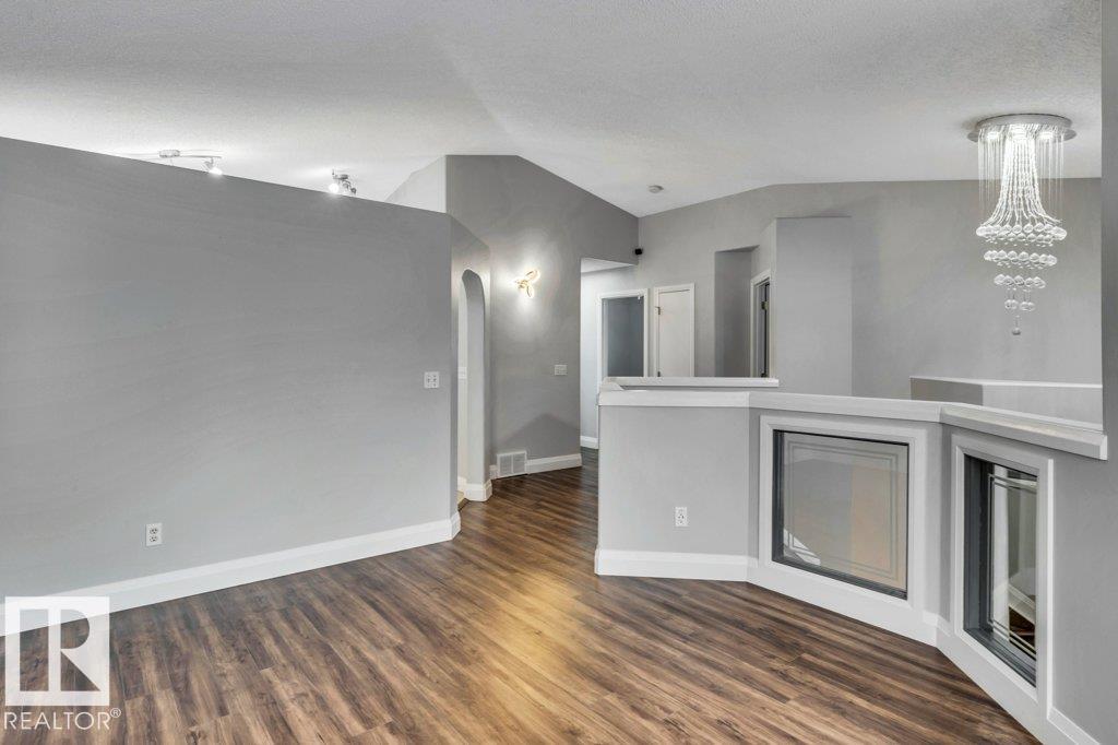 Photo 11 at 2812 40a Avenue NW, Larkspur, Edmonton