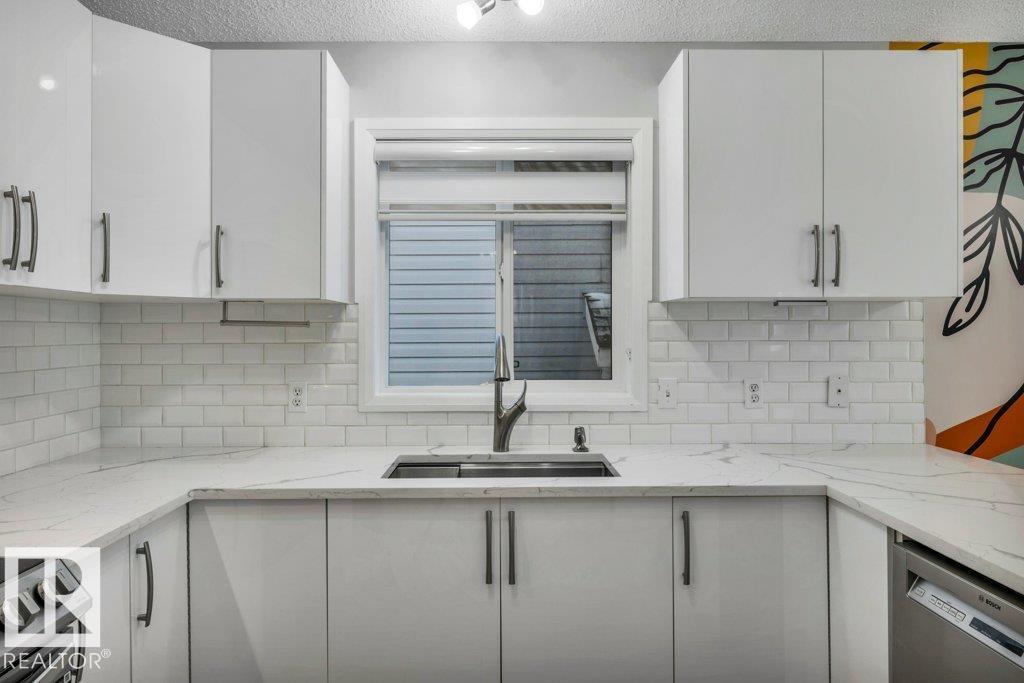 Photo 13 at 2812 40a Avenue NW, Larkspur, Edmonton