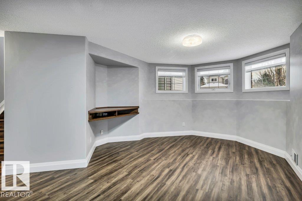 Photo 32 at 2812 40a Avenue NW, Larkspur, Edmonton