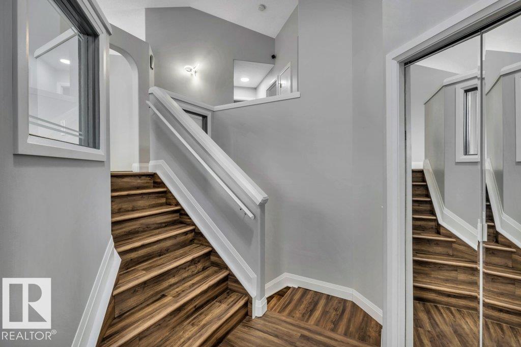 2812 40a Avenue NW, Larkspur, Edmonton