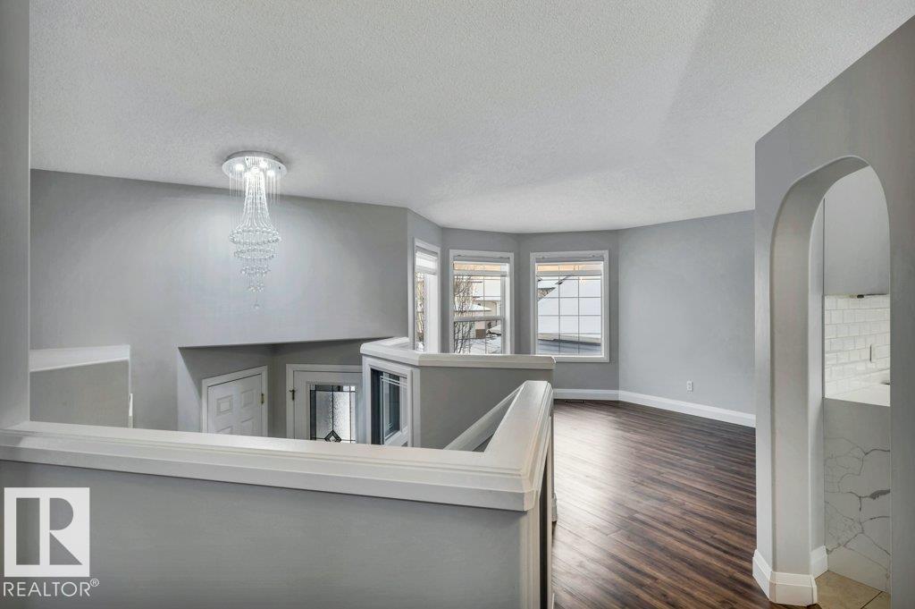 Photo 8 at 2812 40a Avenue NW, Larkspur, Edmonton