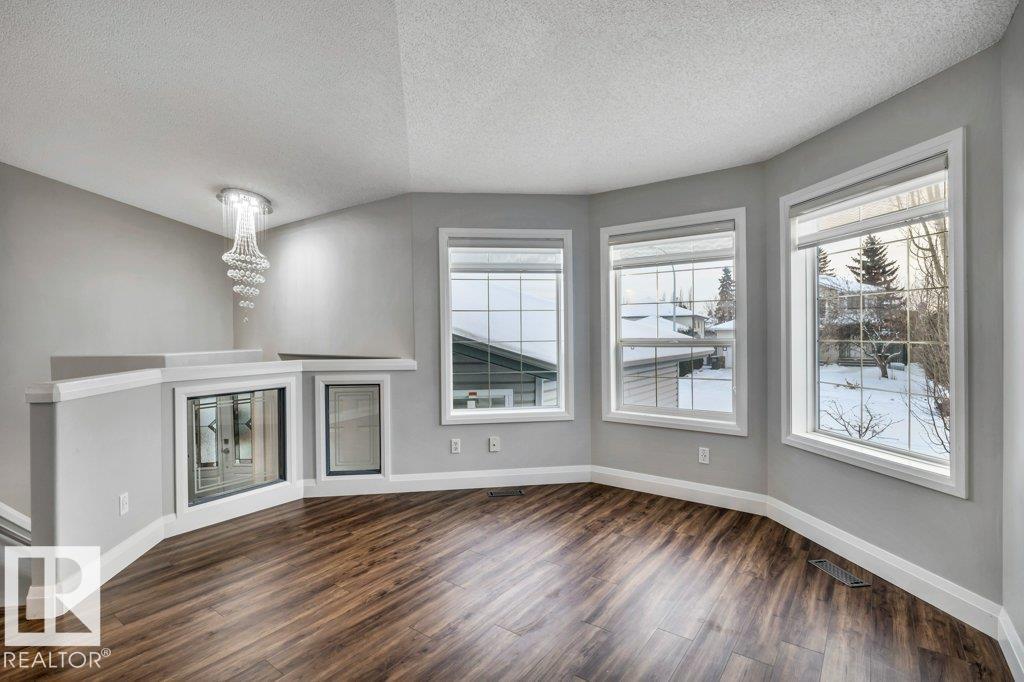 Photo 10 at 2812 40a Avenue NW, Larkspur, Edmonton