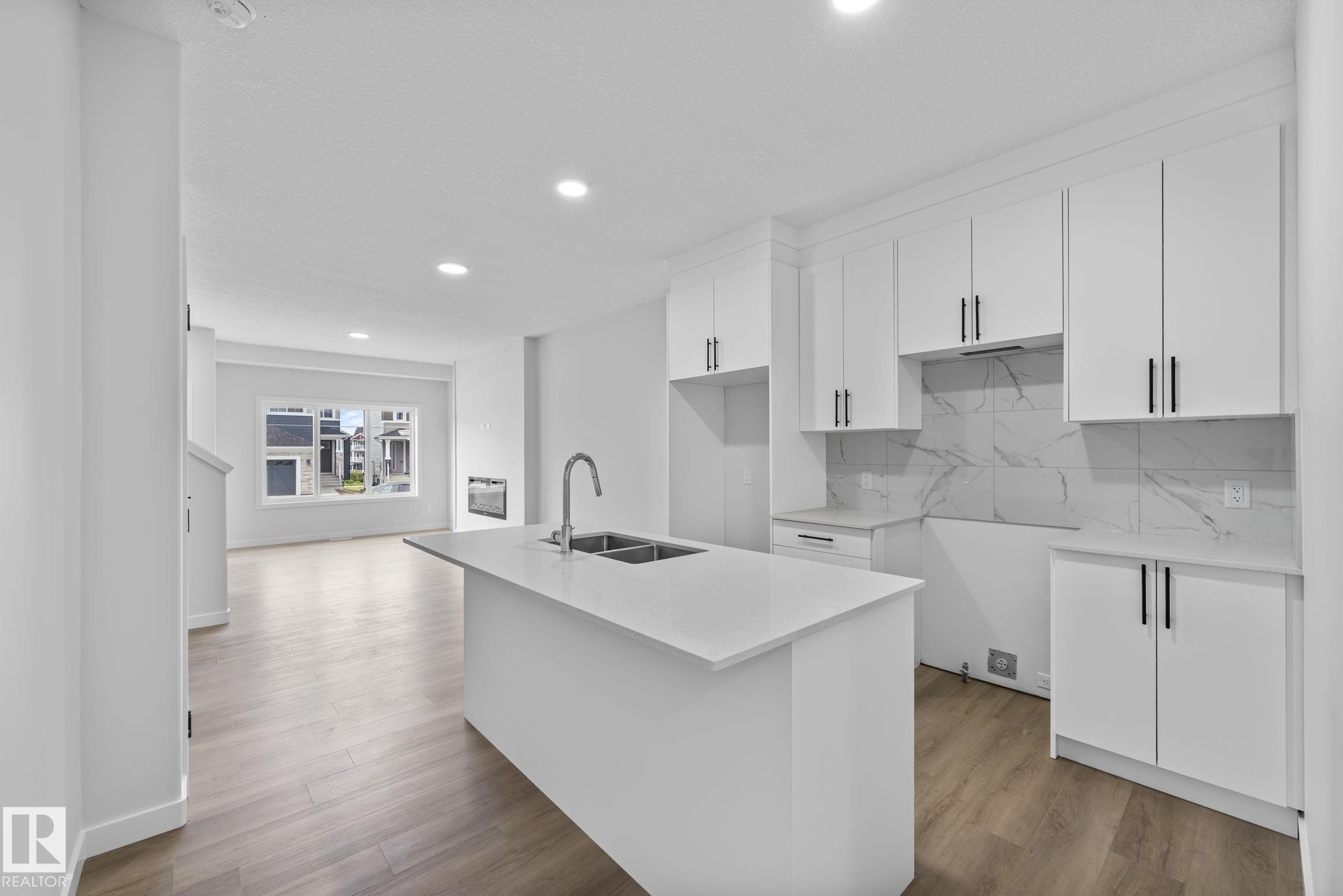 Picture for 16521 20 AV SW