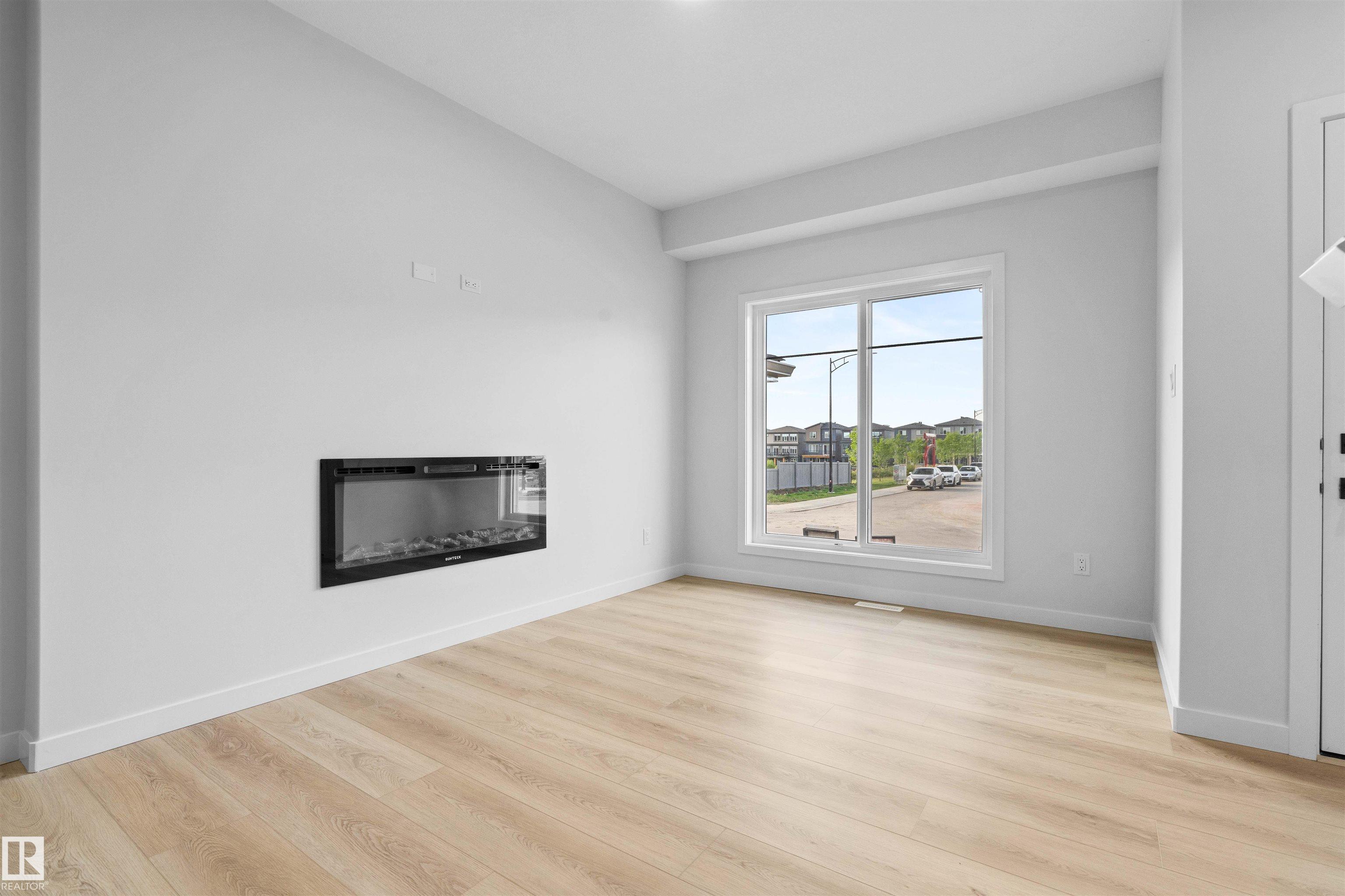 6373 King Wynd SW, Keswick, Edmonton