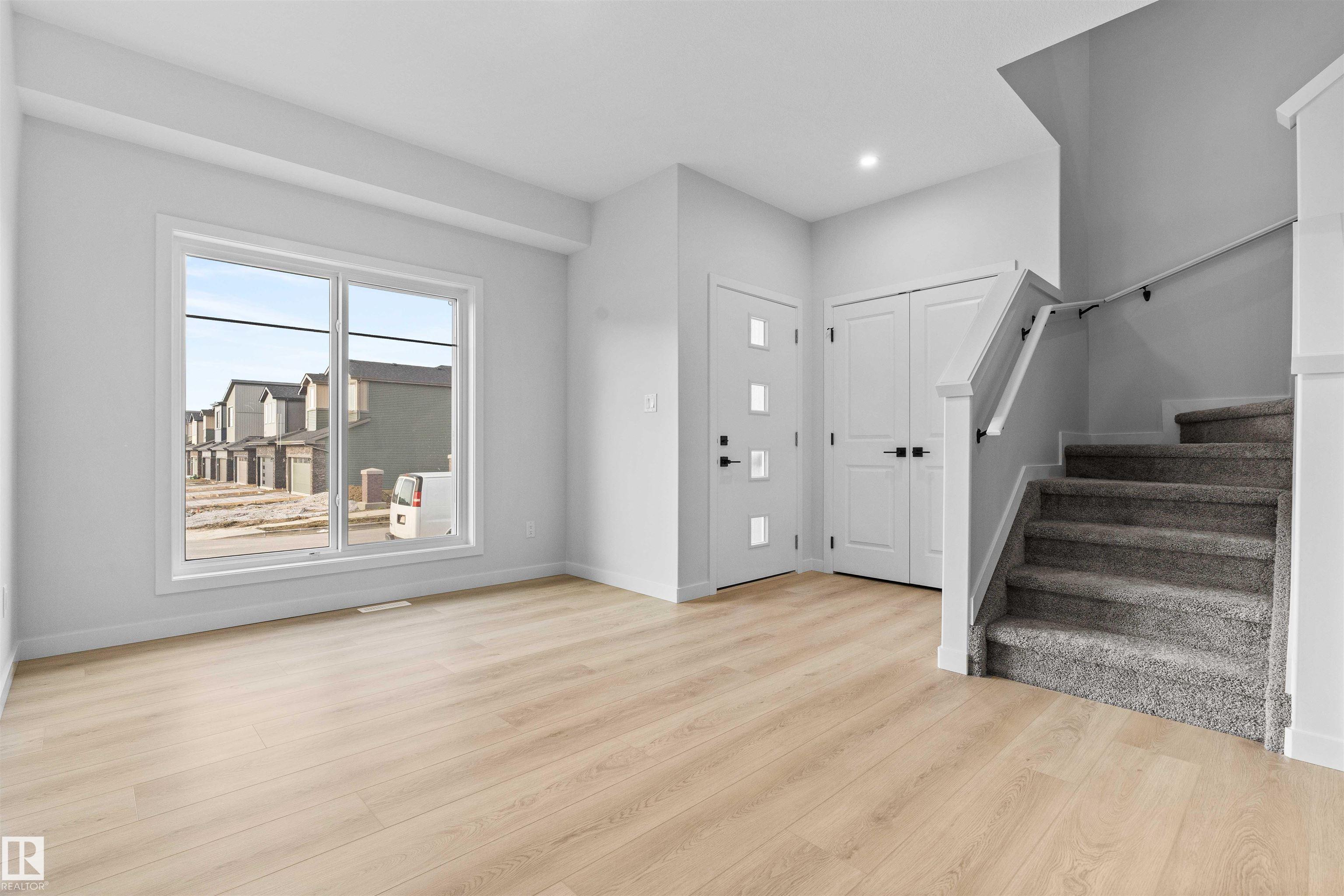 6373 King Wynd SW, Keswick, Edmonton