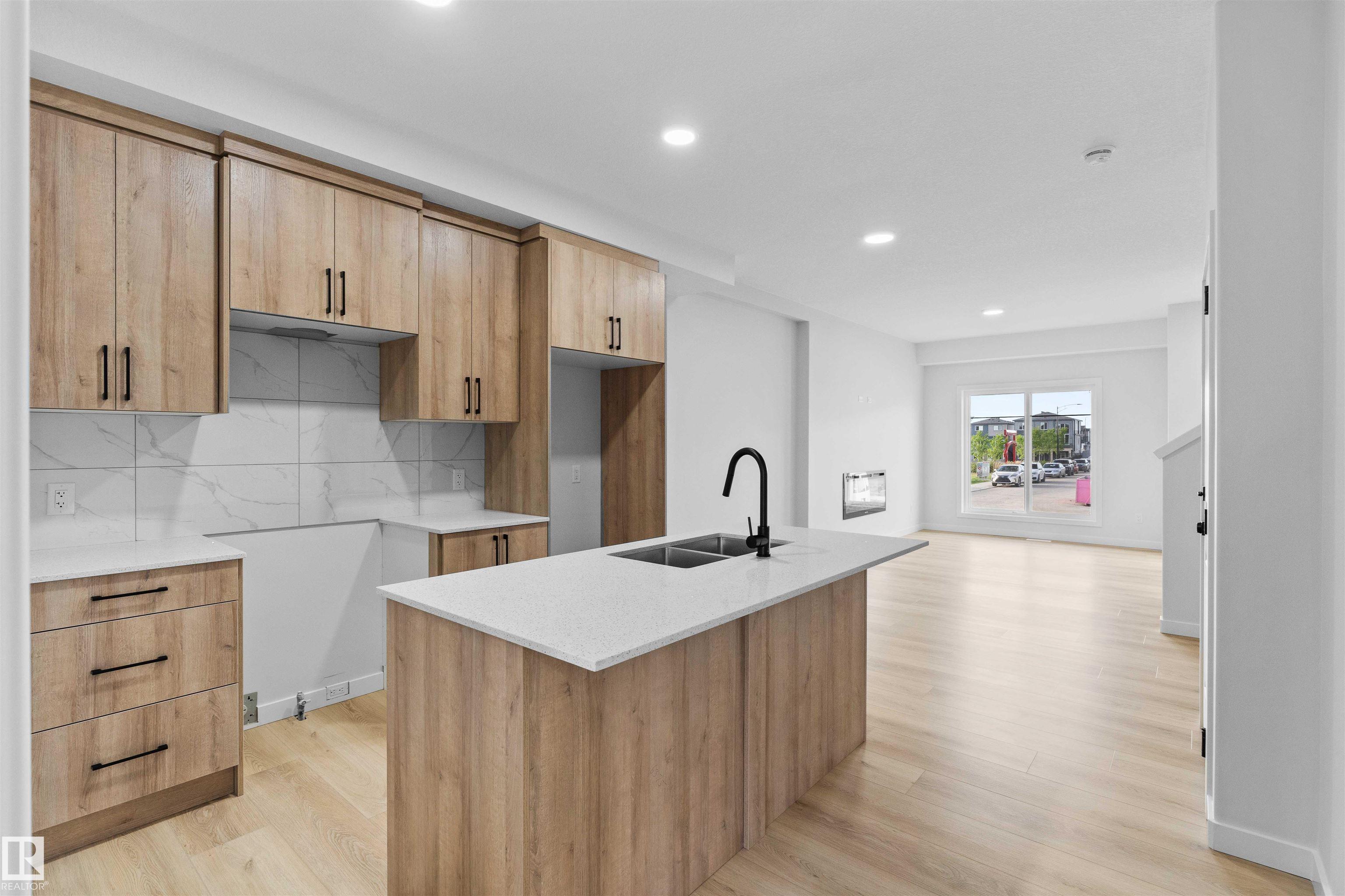 6373 King Wynd SW, Keswick, Edmonton