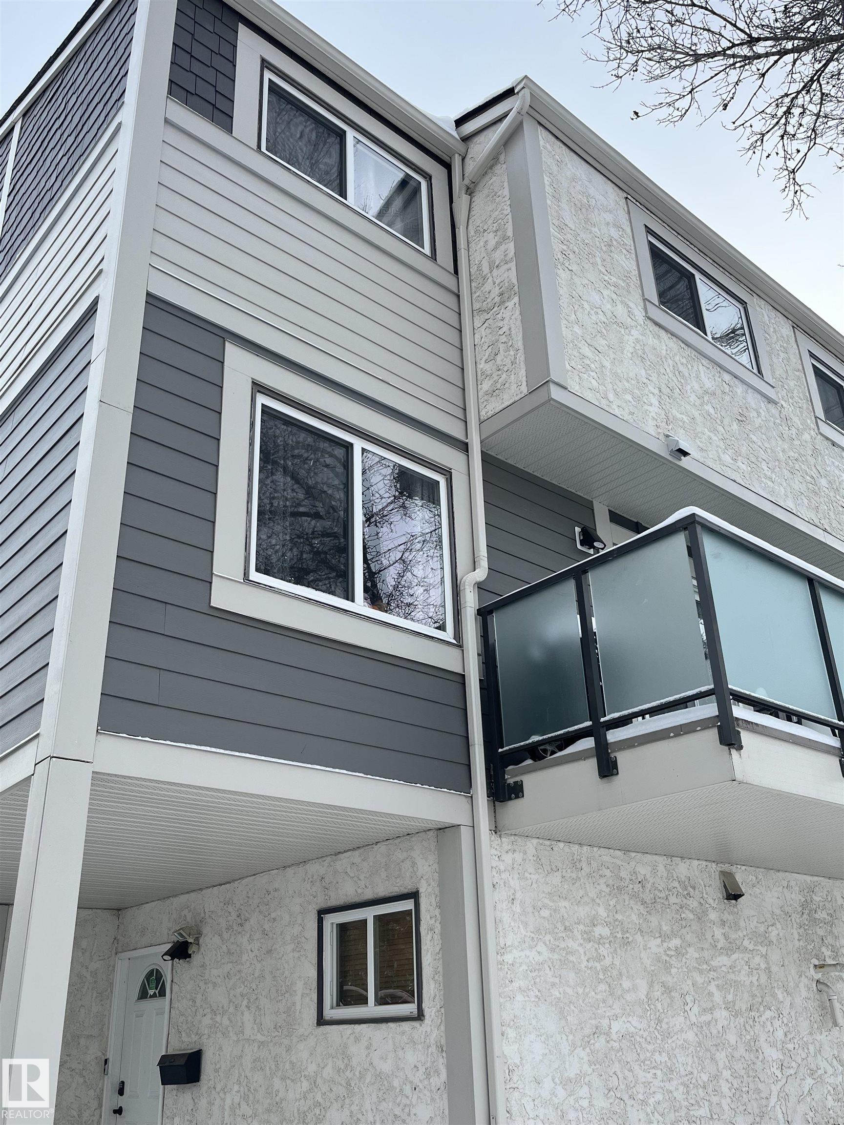 Picture for 322 WILLOW CO NW