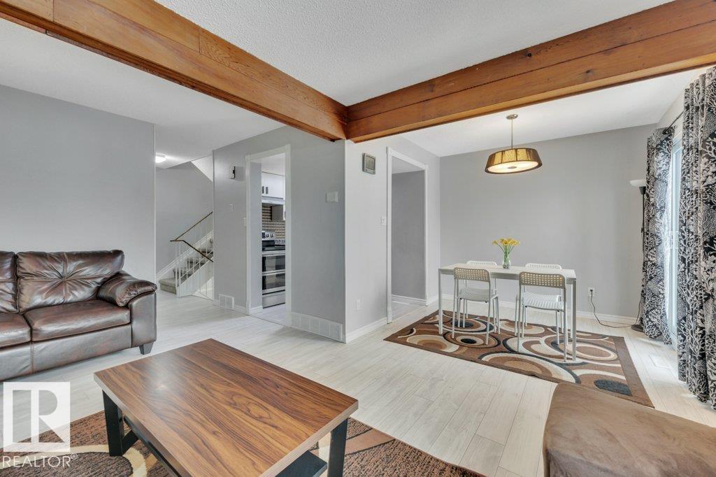 Photo 7 at 322 Willow Court NW, Lymburn, Edmonton