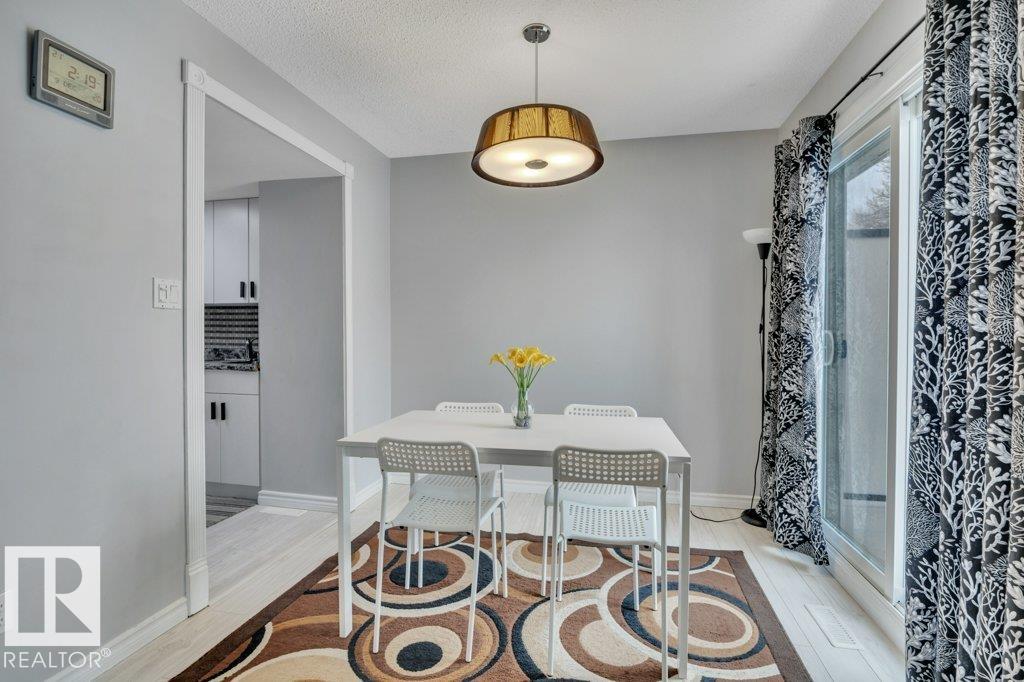 Photo 8 at 322 Willow Court NW, Lymburn, Edmonton