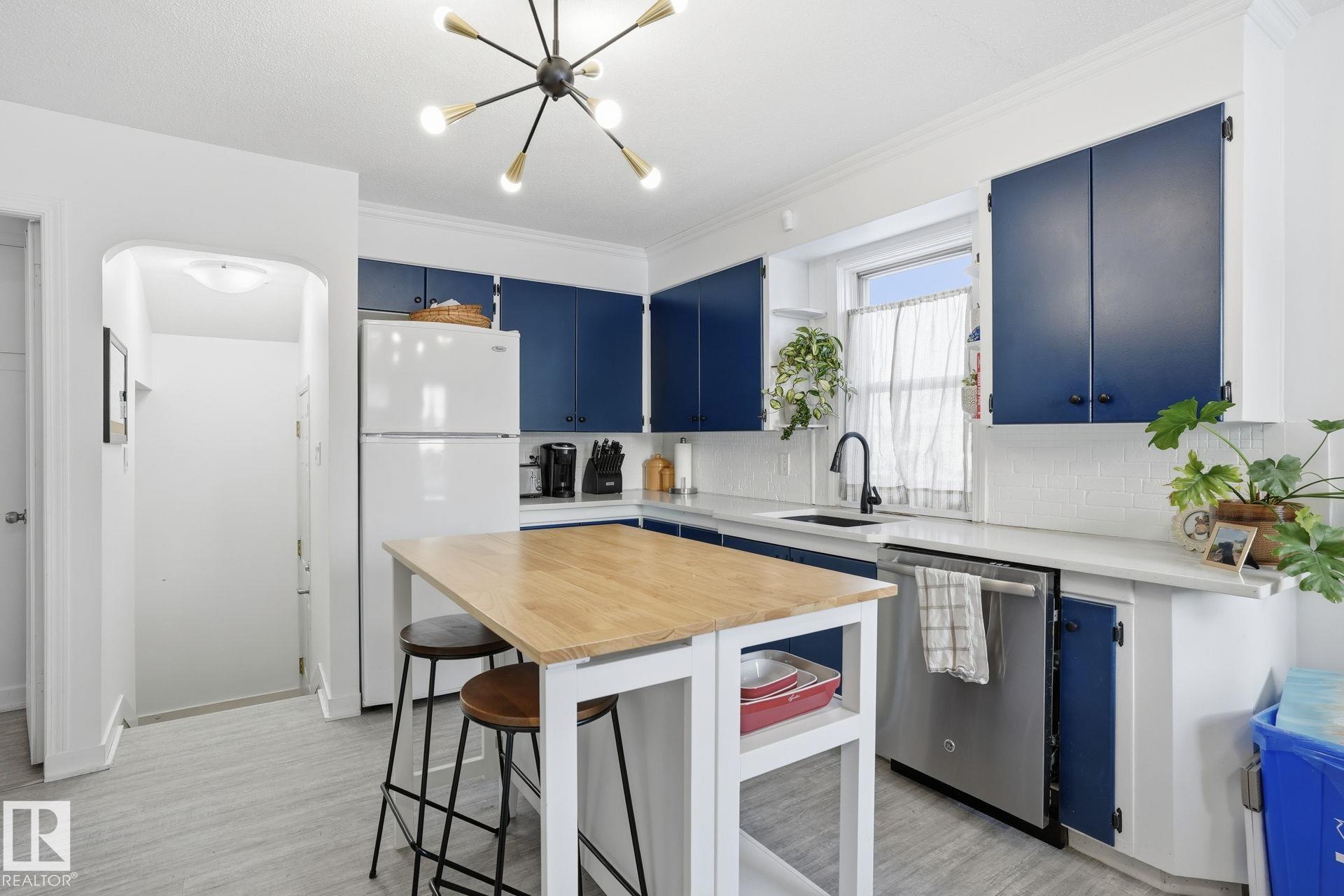 Picture for 9550 128 AV NW