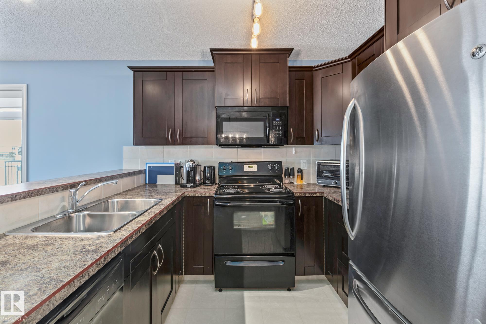 Photo 8 at 4 - 9511 102 Avenue, Morinville