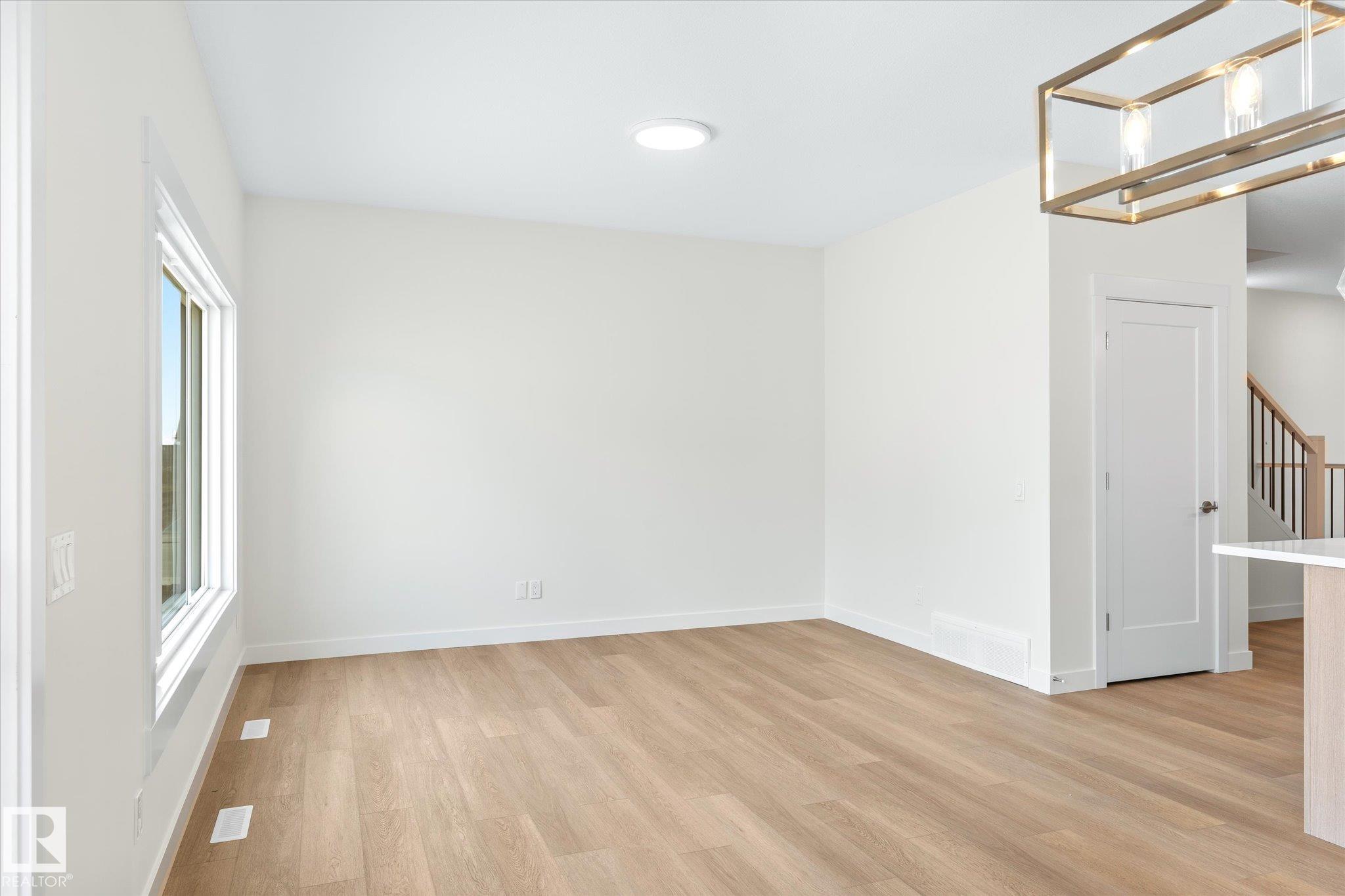 Picture for 22372 89 AV NW