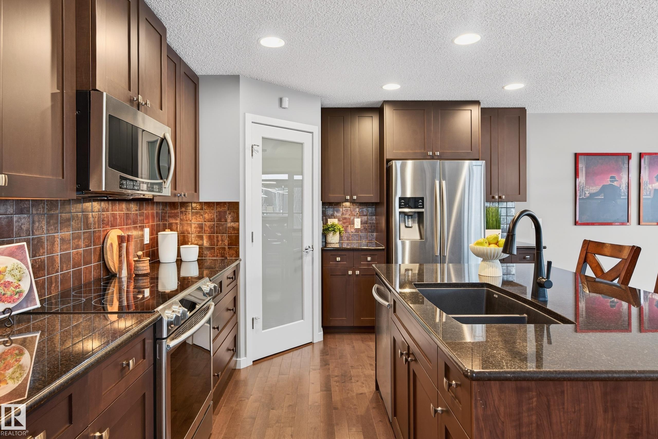 Picture for 21711 85 AV NW