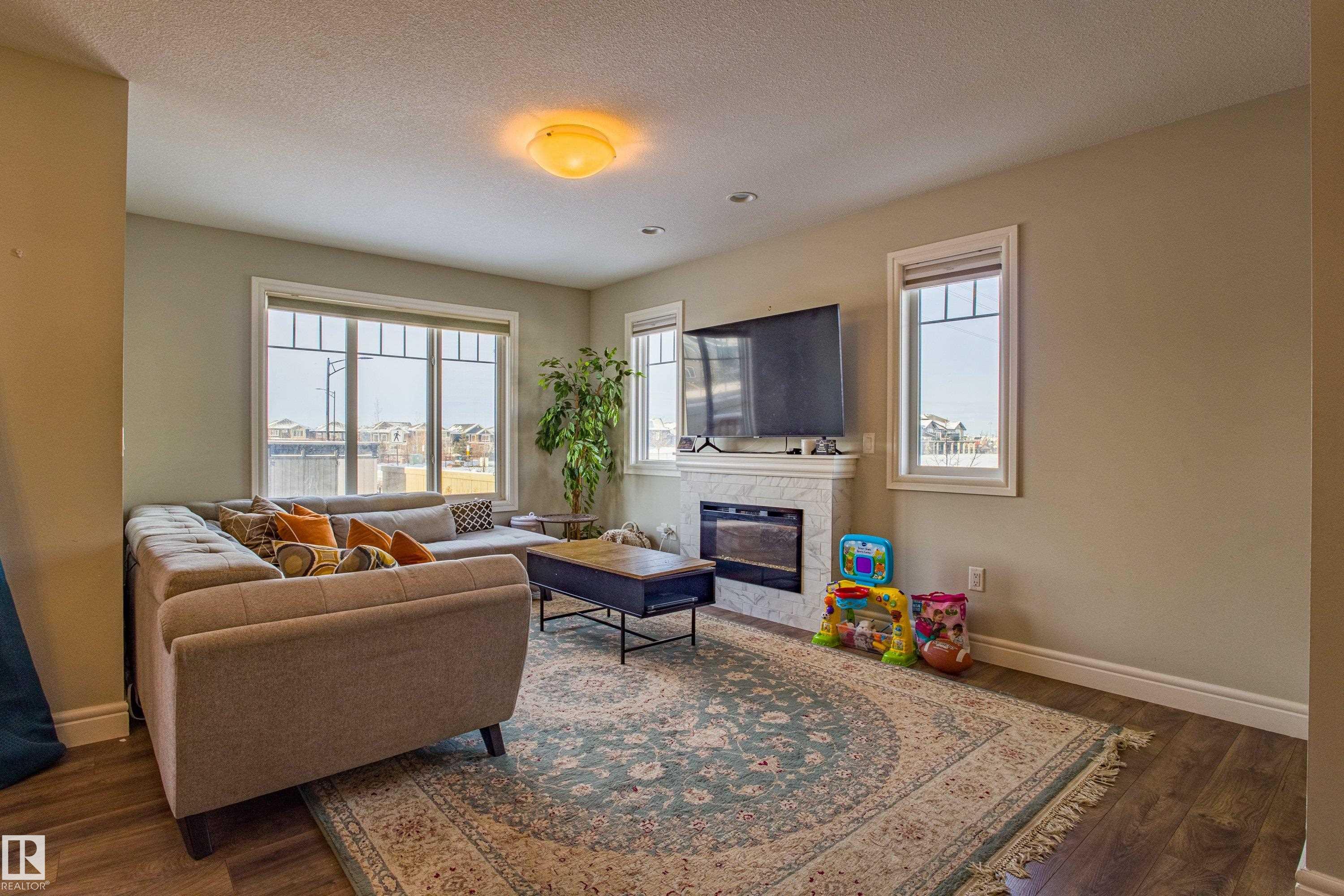 Picture for 5704 HAWTHORN CM SW