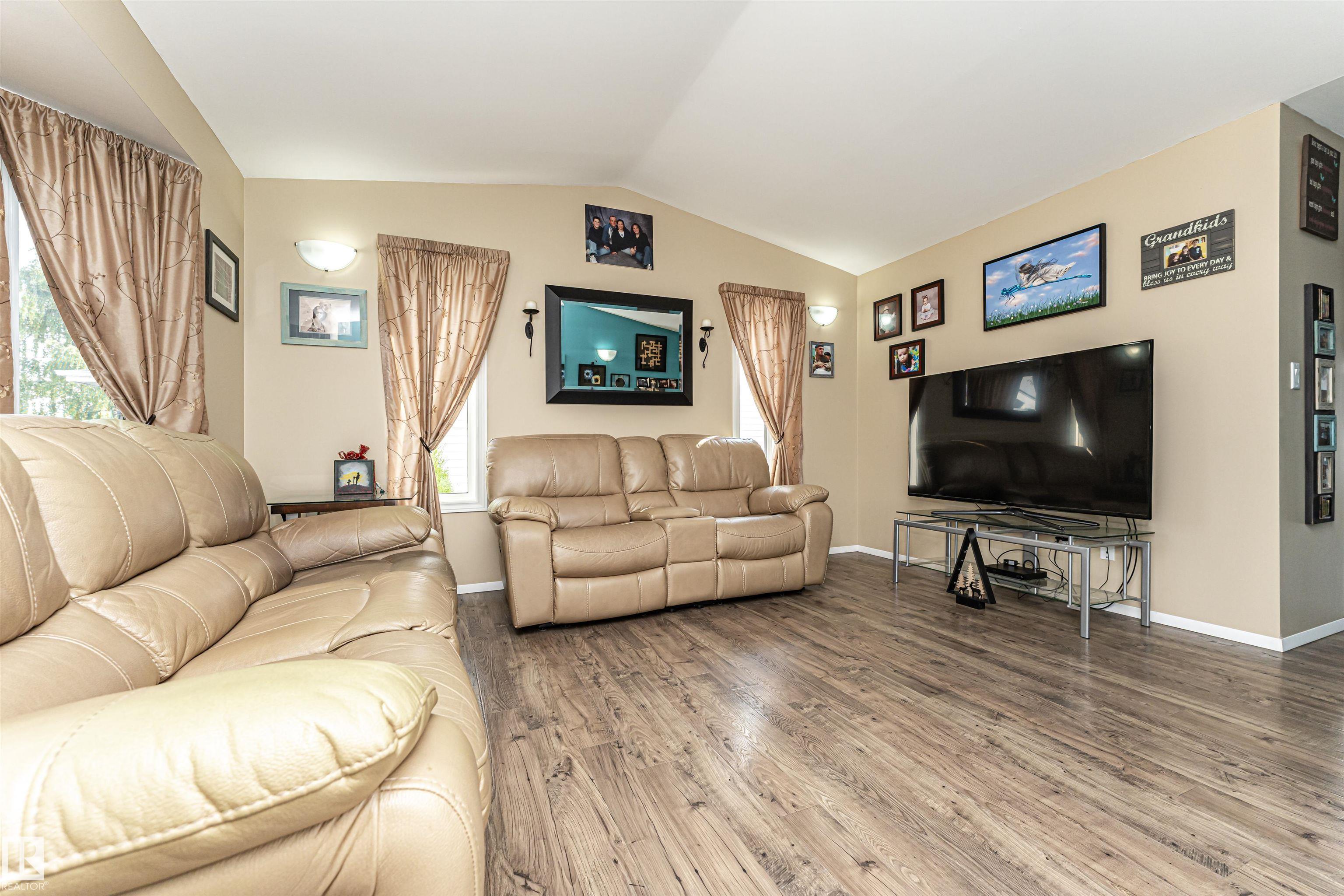 Photo 8 at 9007 102 Avenue, Sunshine Estates, Morinville