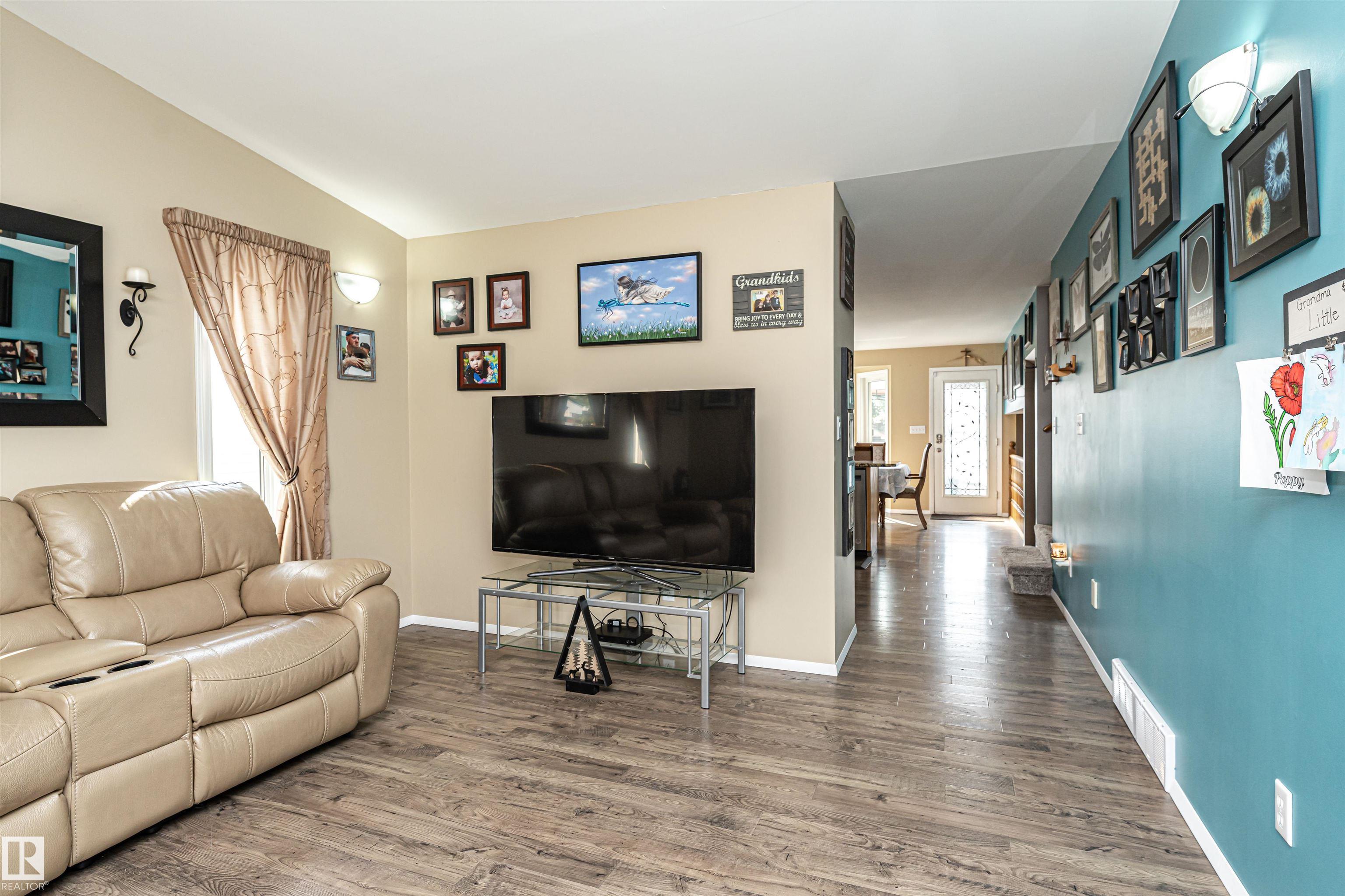 Photo 9 at 9007 102 Avenue, Sunshine Estates, Morinville