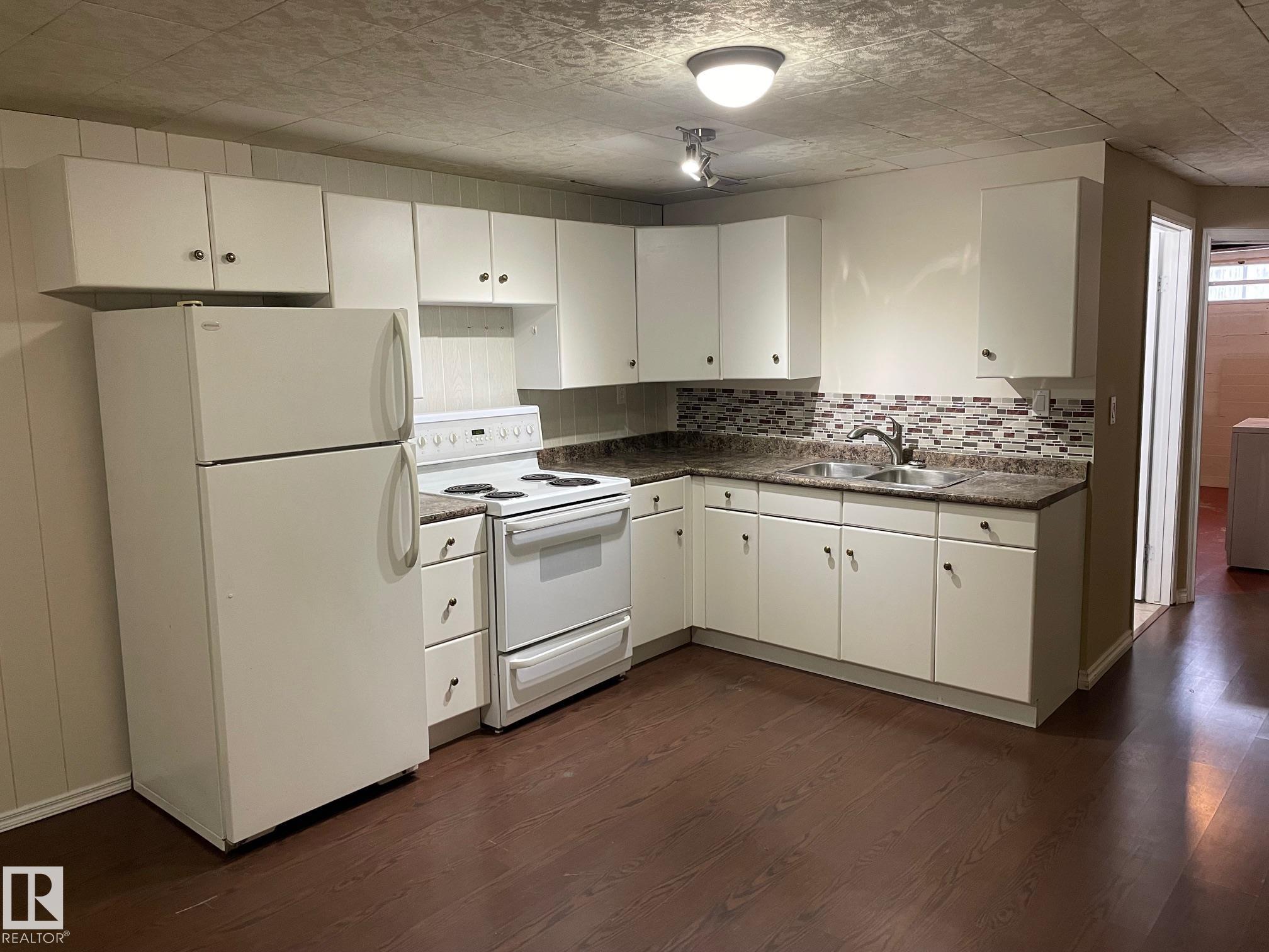 8407 52 Street NW, Kenilworth, Edmonton