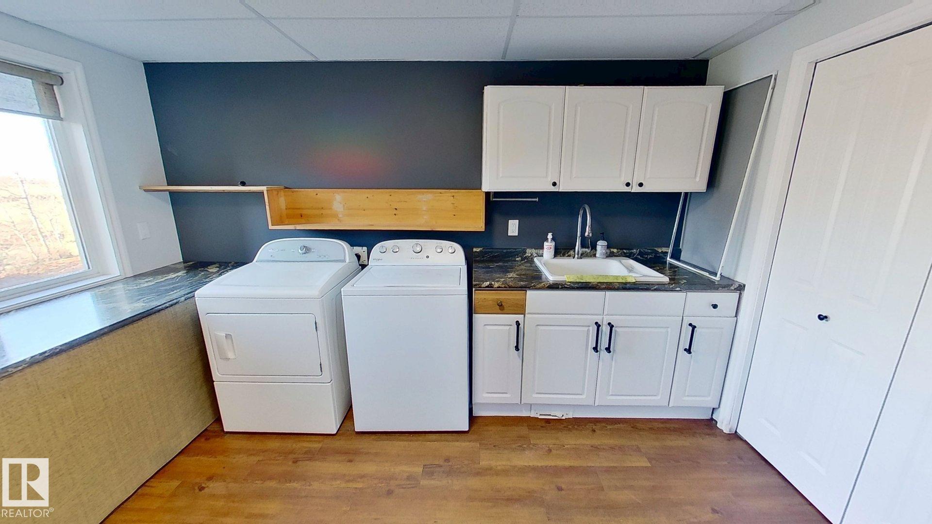 Photo 18 at 120 - 50434 Rge Rd 232, Hilltop Estate, Rural Leduc County