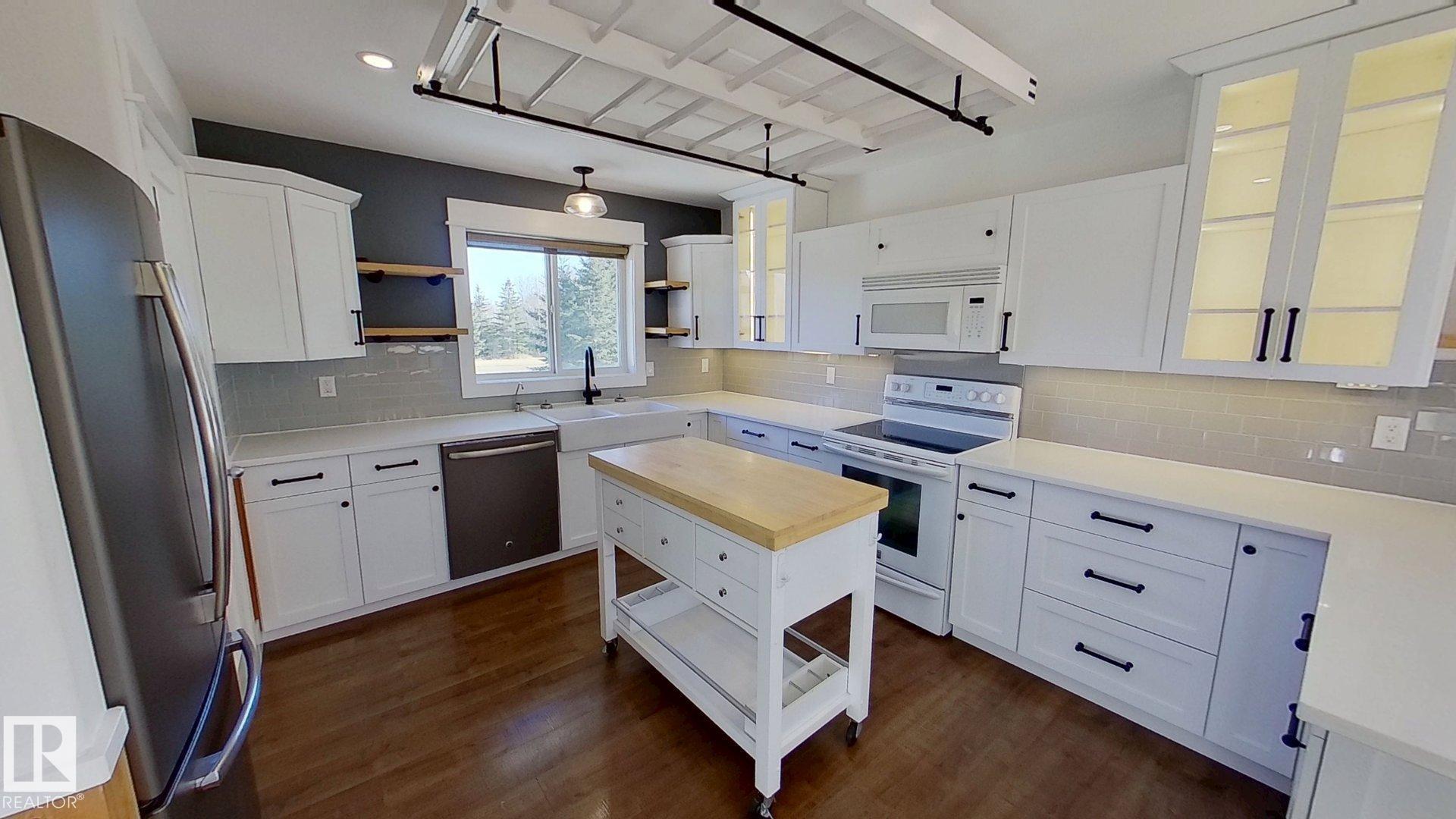 Photo 8 at 120 - 50434 Rge Rd 232, Hilltop Estate, Rural Leduc County