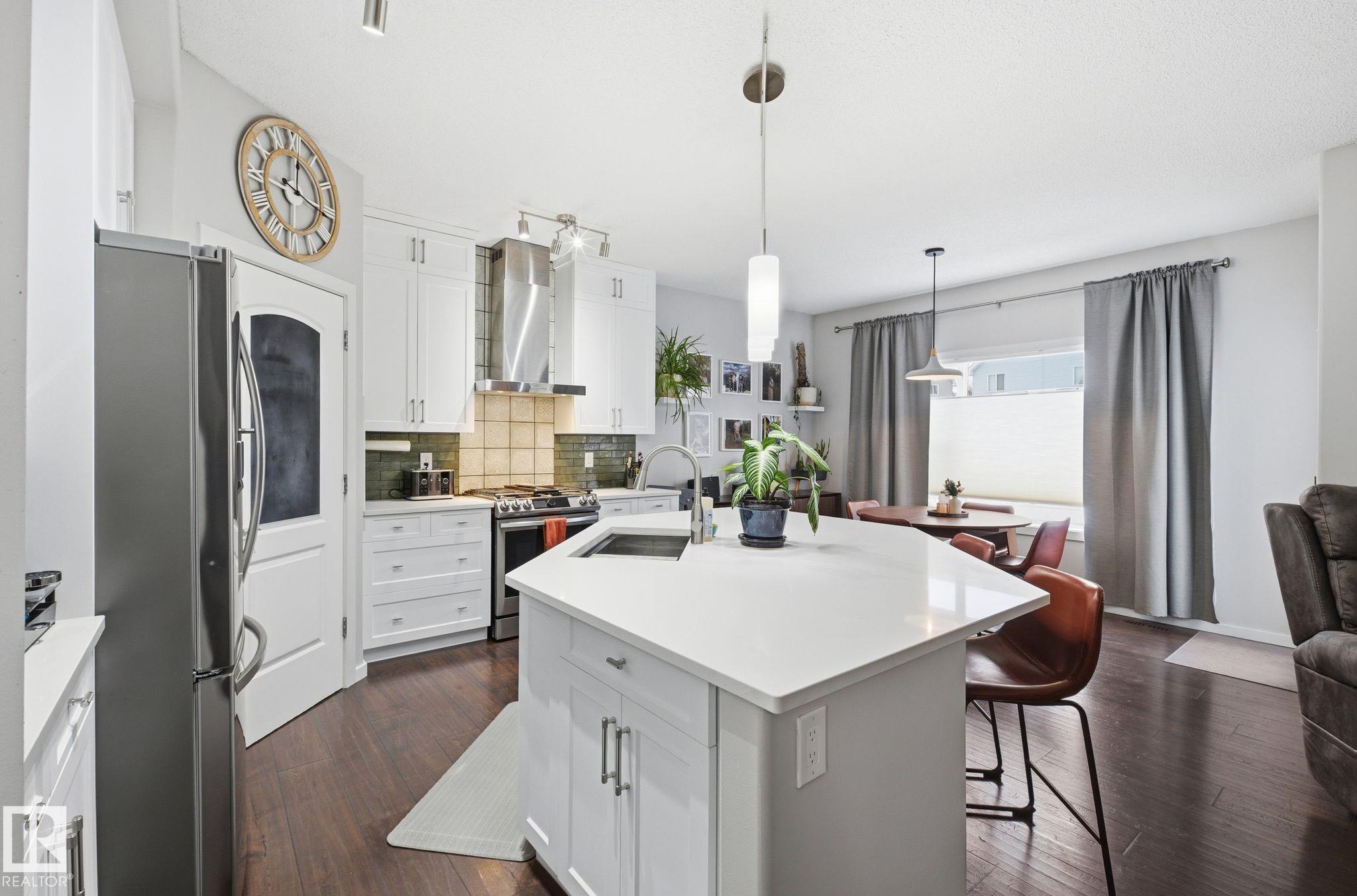 Photo 10 at 8209 14 Avenue SW, Summerside, Edmonton