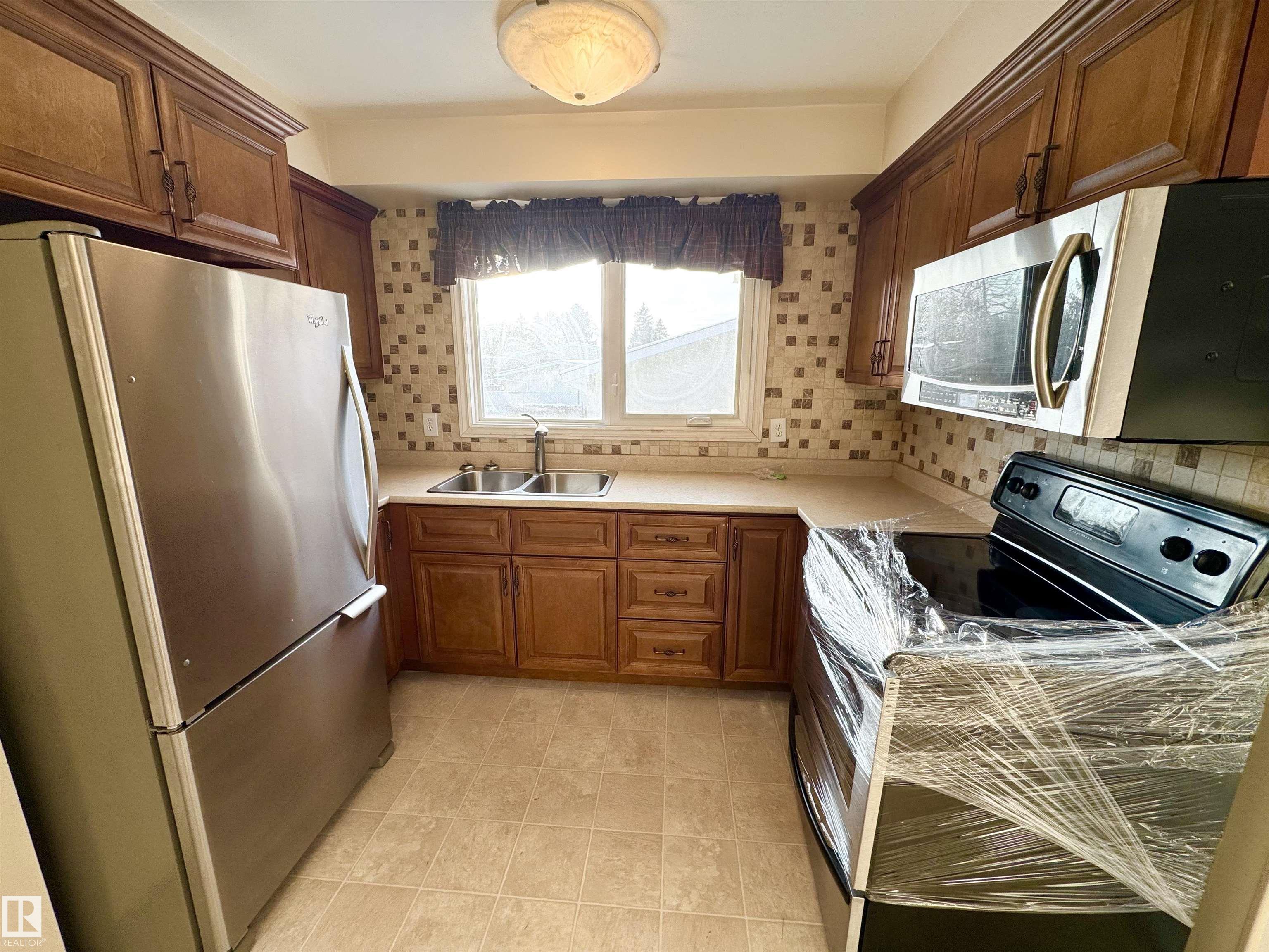 Picture for 8507 35 AV NW