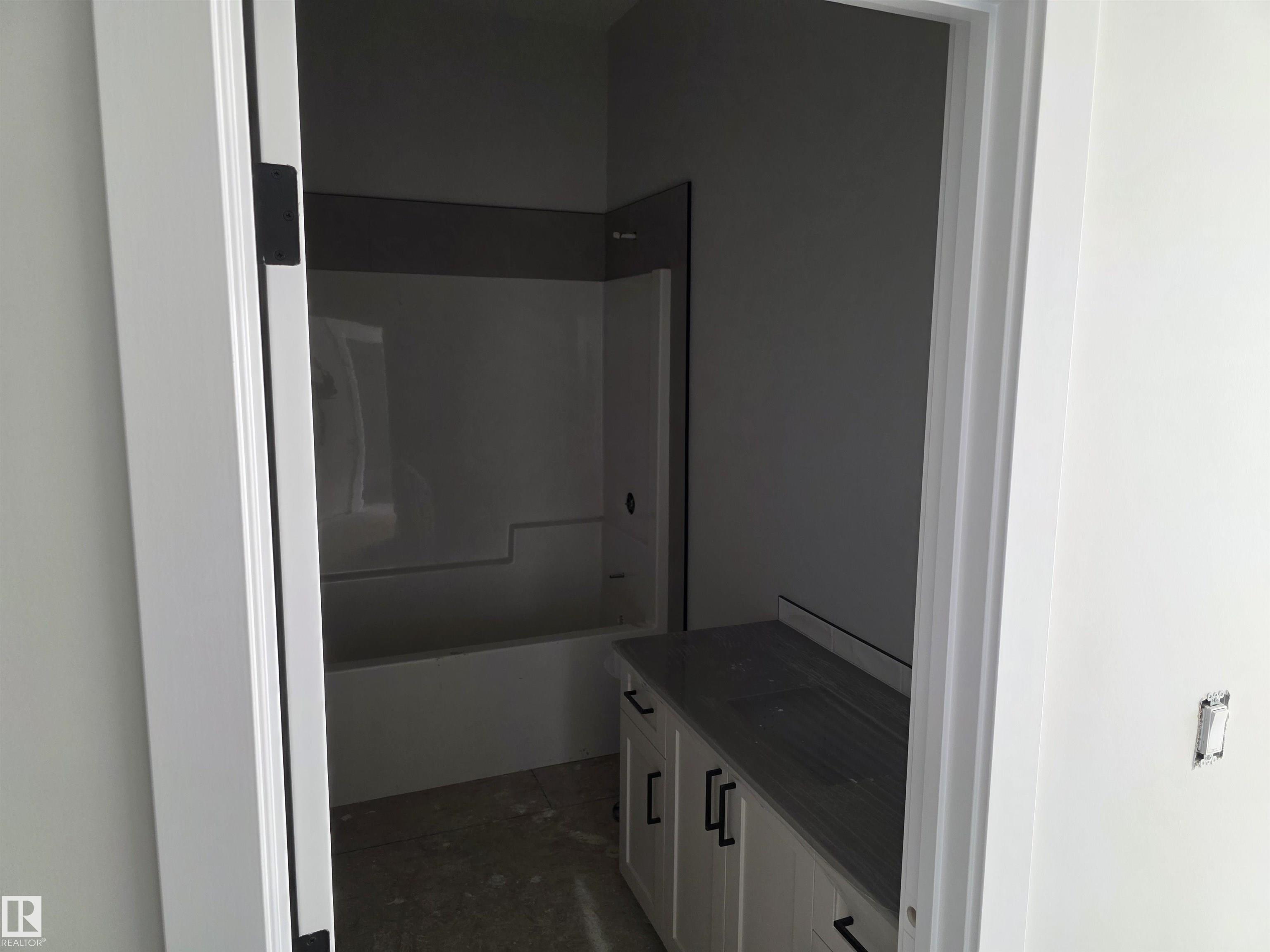 Photo 12 at 172 Caledon Crescent, Copperhaven, Spruce Grove