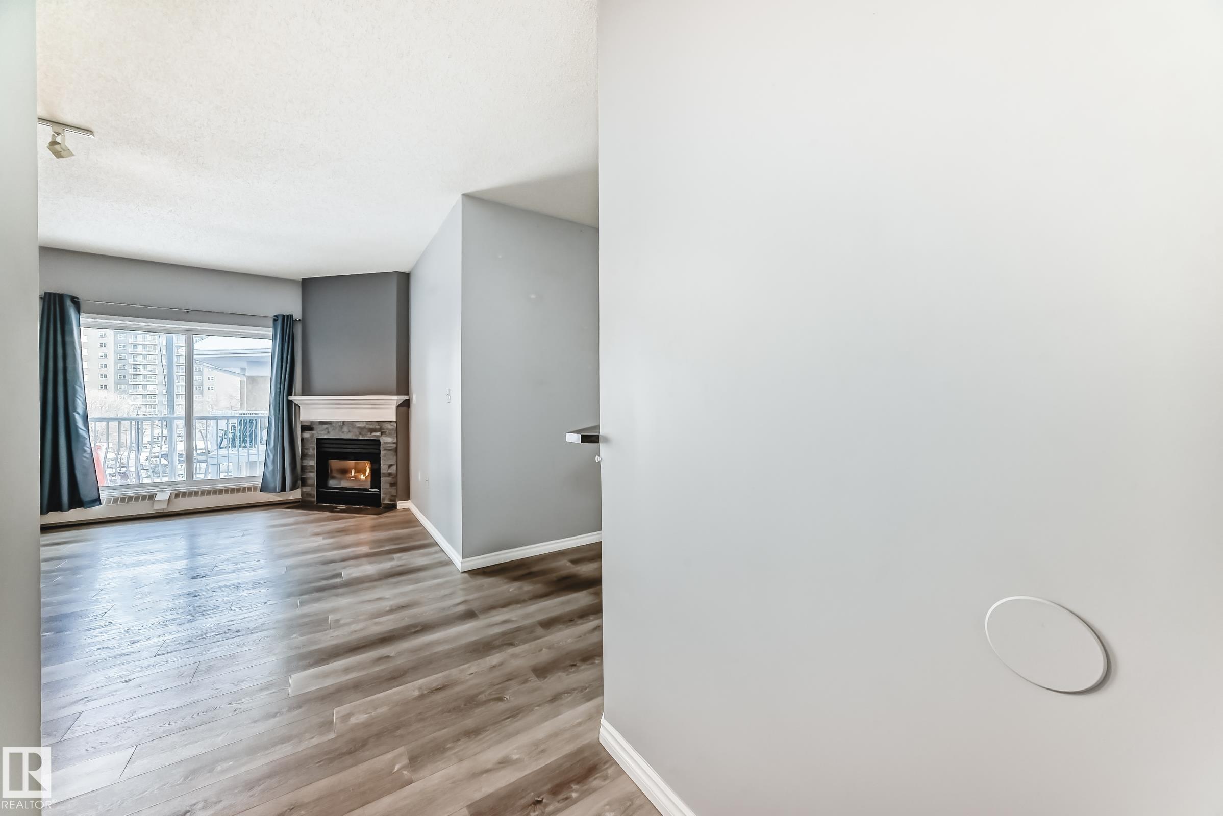 Photo 11 at 507 - 11716 100 Avenue NW, Wîhkwêntôwin, Edmonton