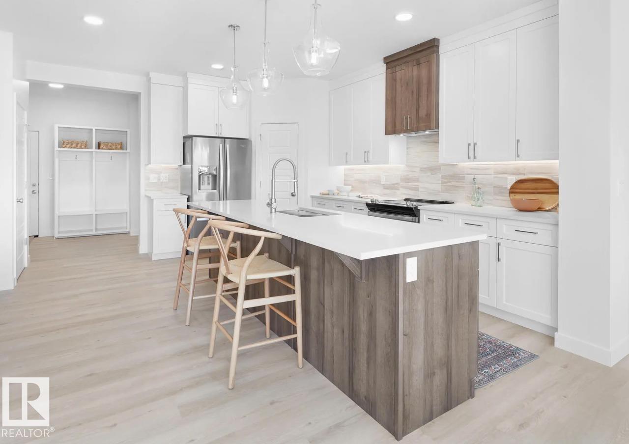 Picture for 22376 90 AV NW