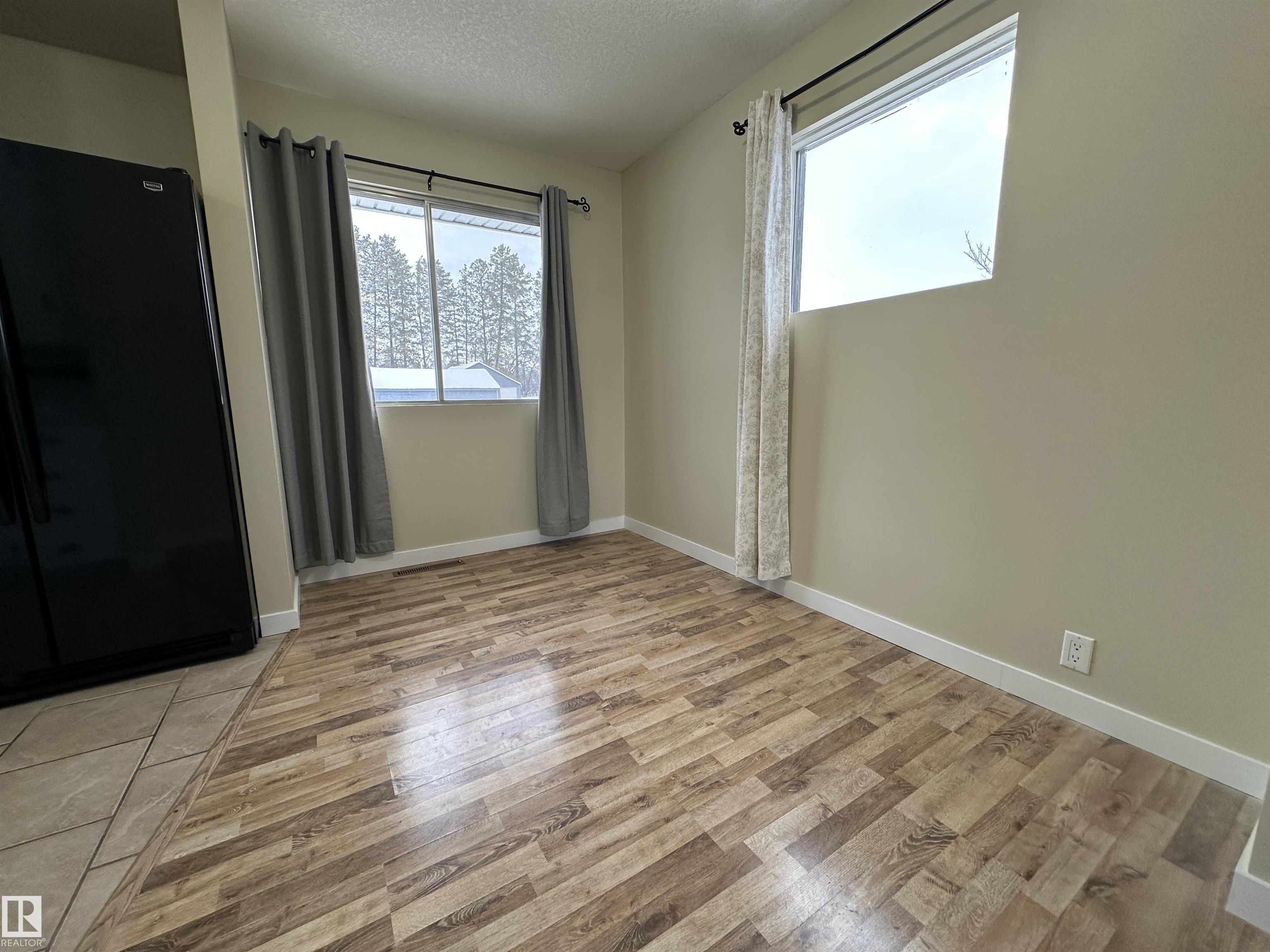 Photo 10 at 5203 51a Avenue, None, Rural Sturgeon County