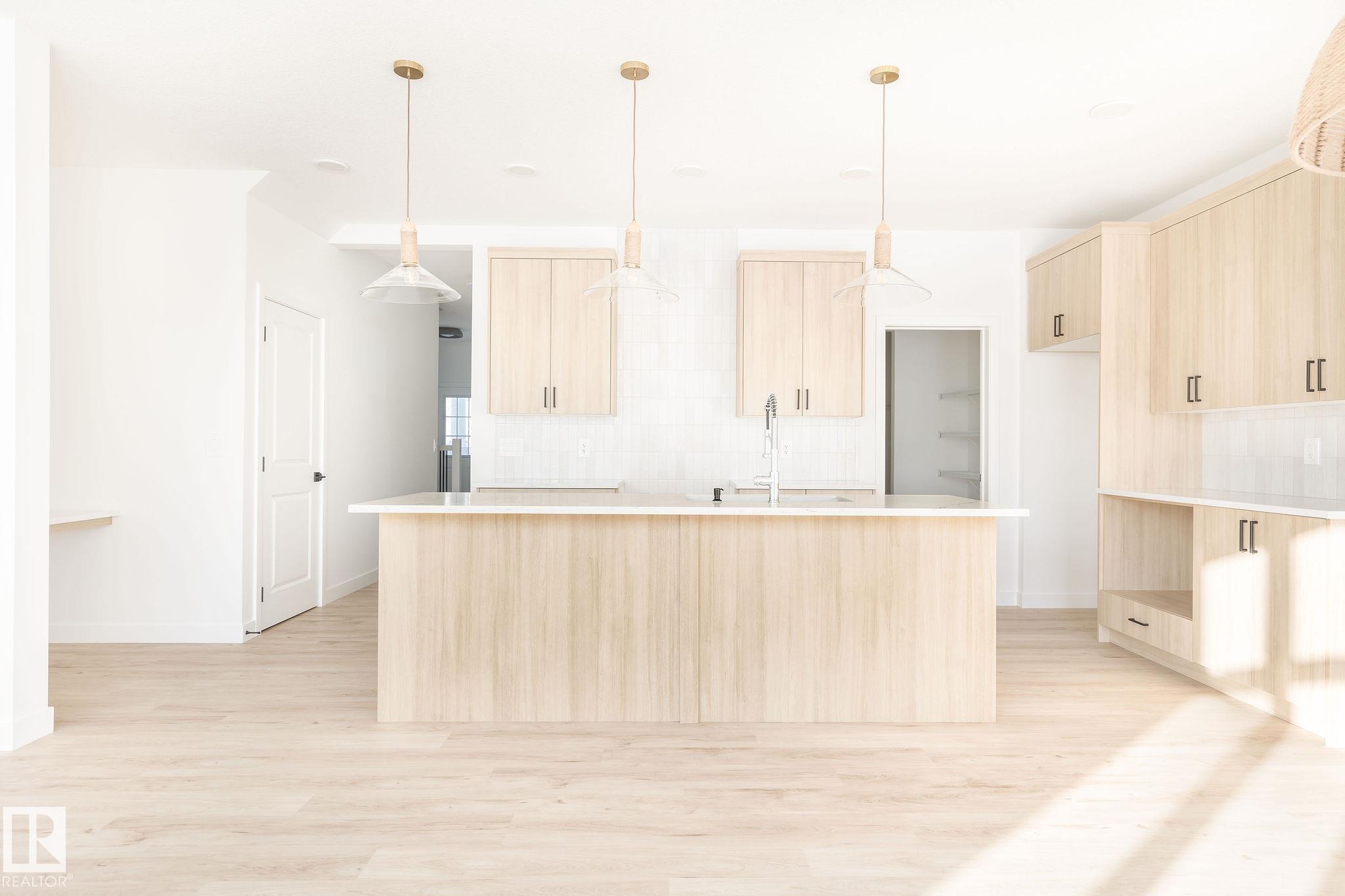 Picture for 20624 43 AV NW