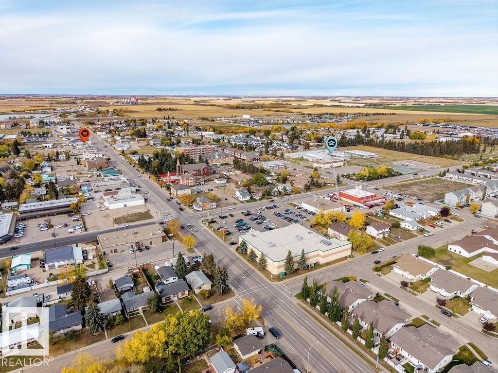 Photo 42 at 42 - 9511 102 Avenue, Morinville