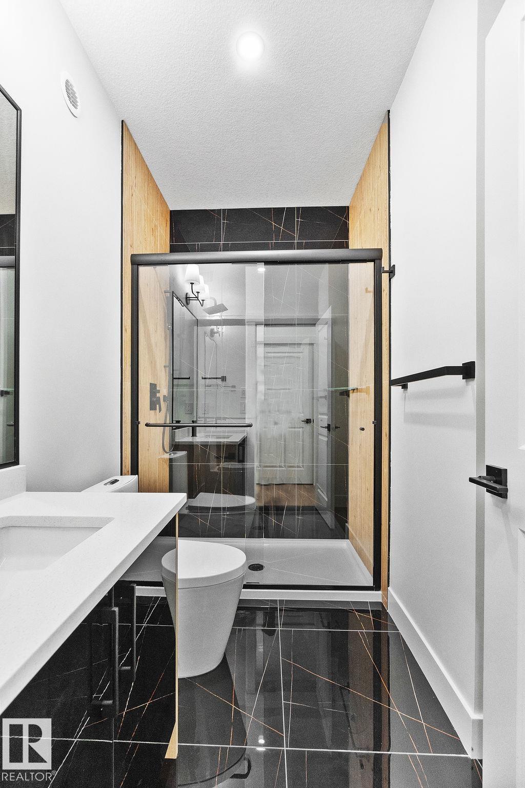 Photo 22 at 207 39 Avenue NW, Maple Crest, Edmonton