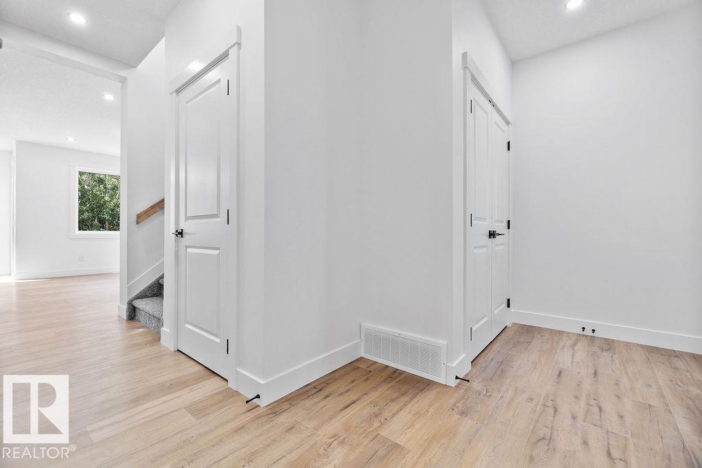 Picture for 207 39 AV NW