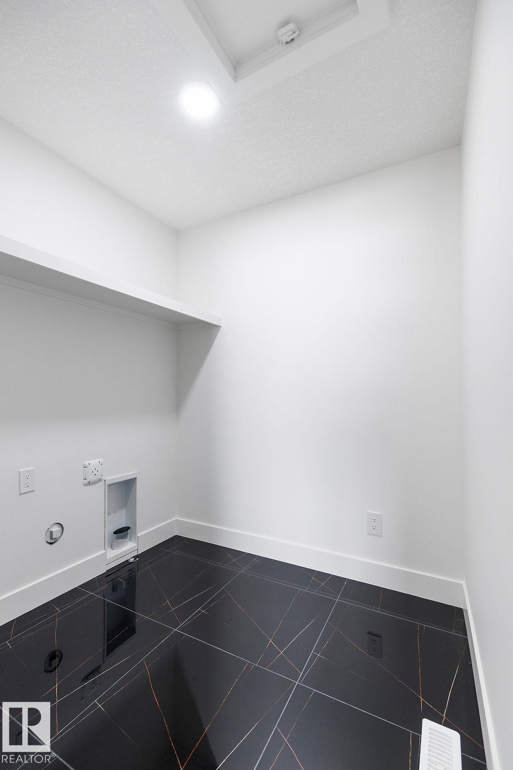 Photo 49 at 207 39 Avenue NW, Maple Crest, Edmonton