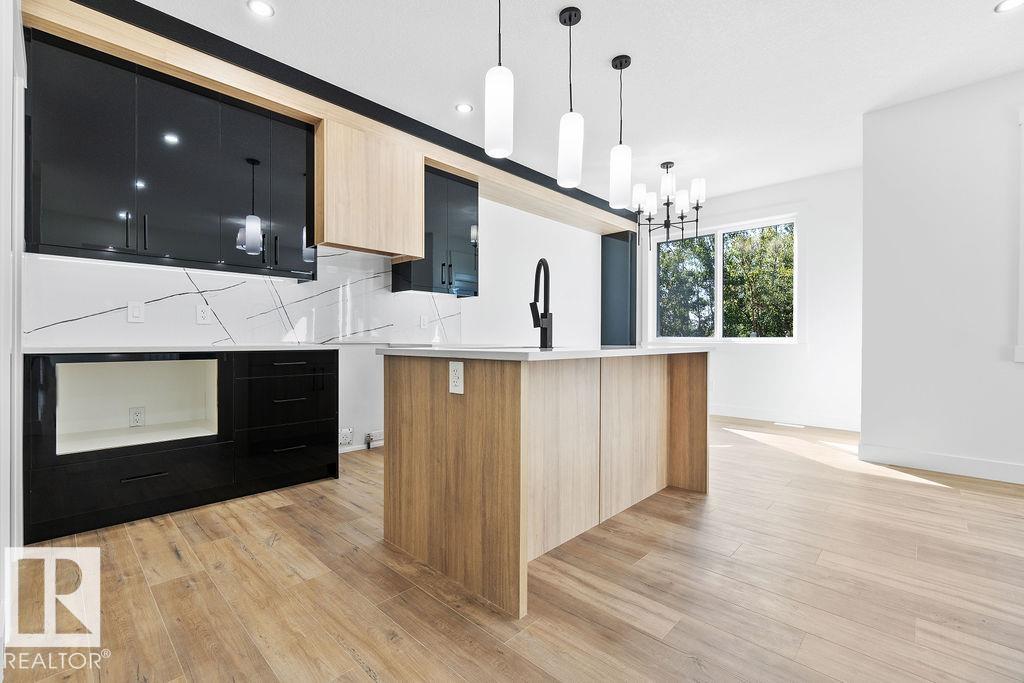 Picture for 207 39 AV NW