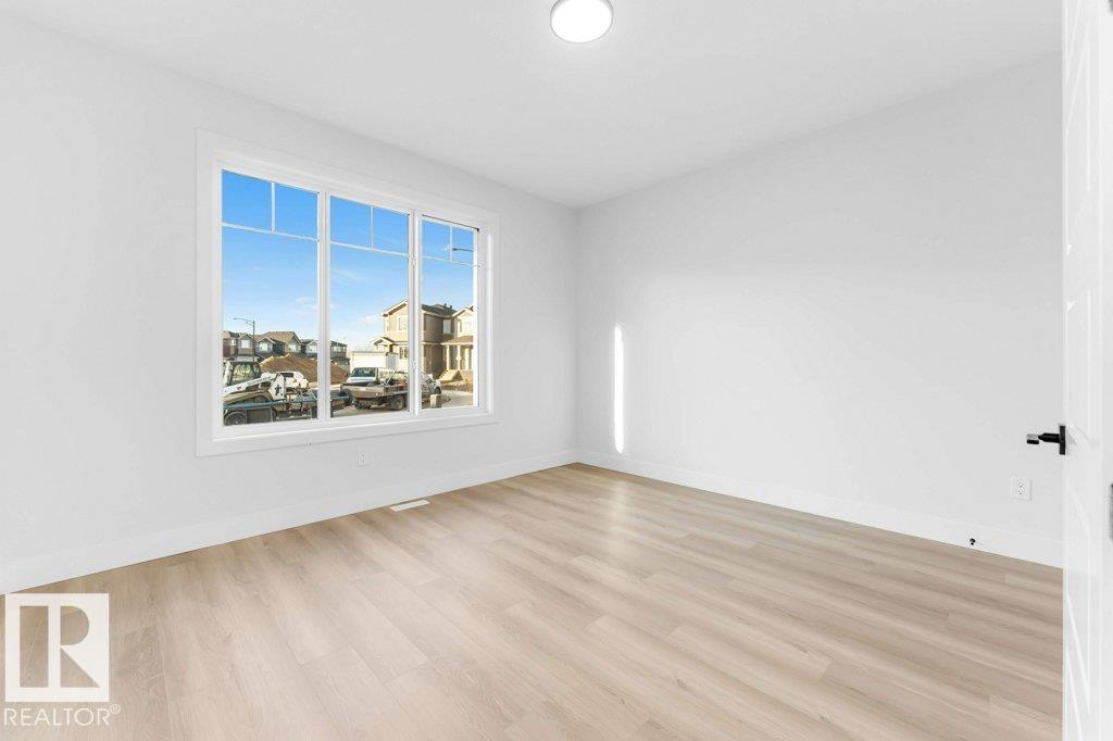 Picture for 22956 80 AV NW