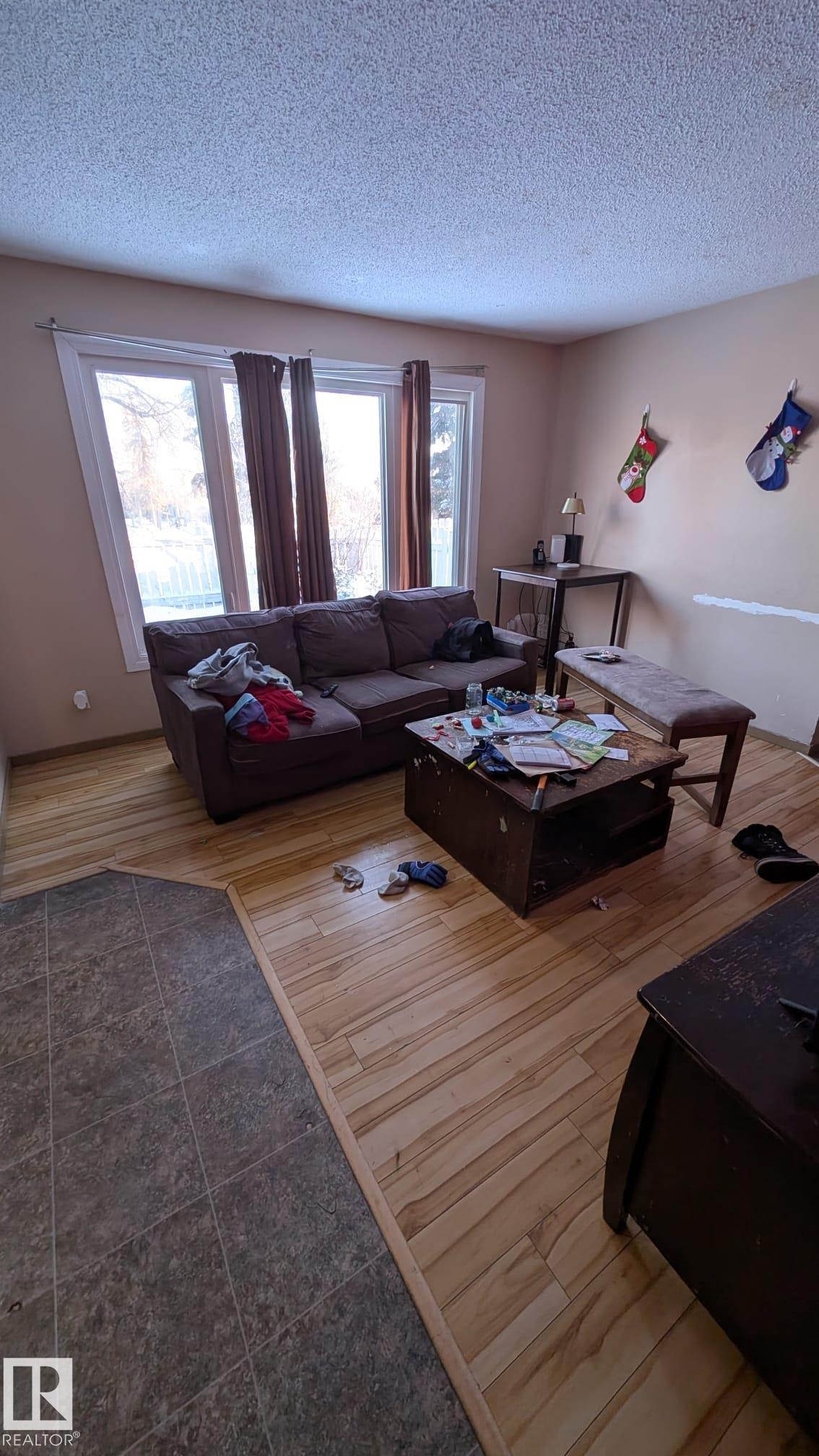 Picture for 4 AMBERLY CT NW