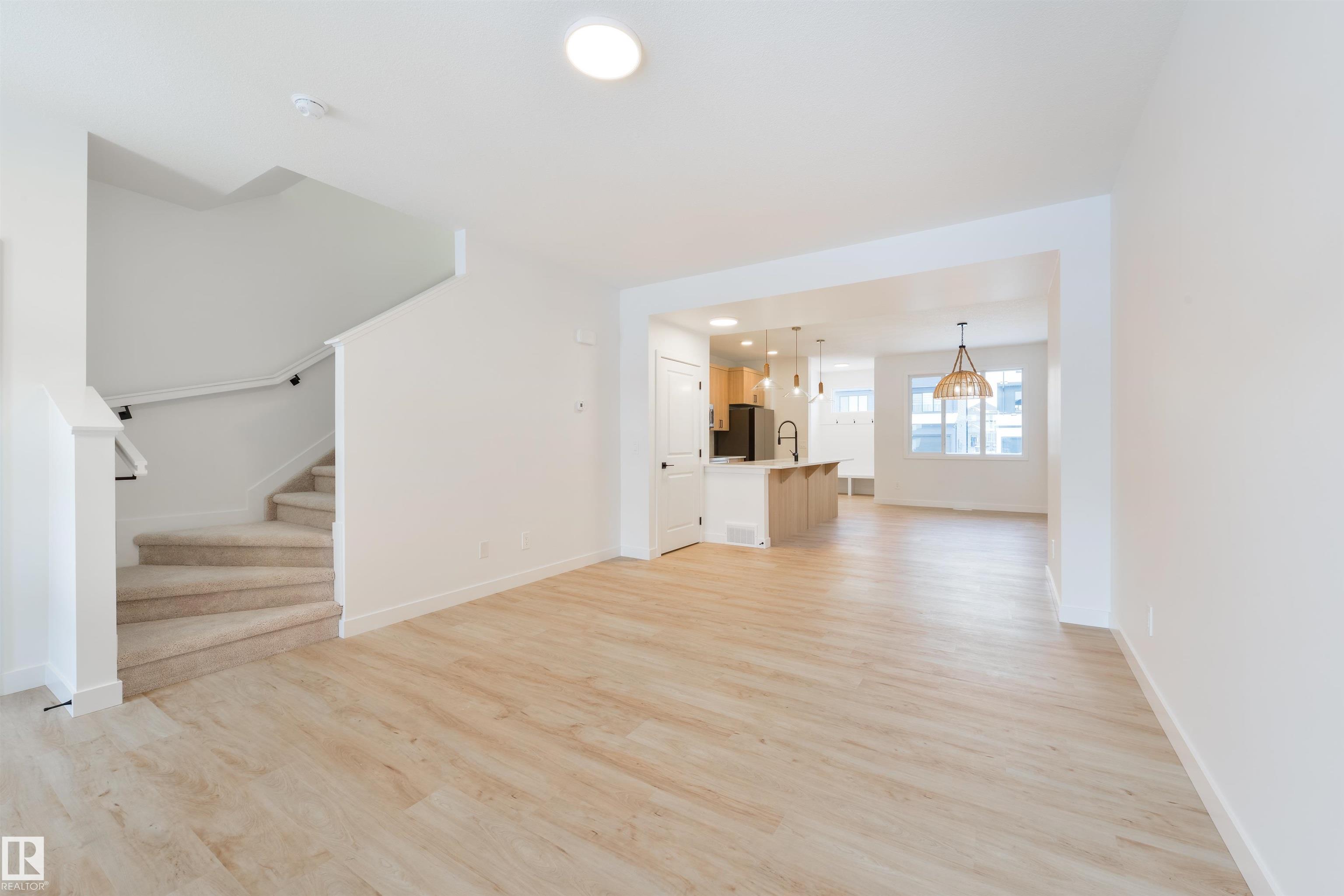 Photo 8 at 7 Cobblestone Gate, Copperhaven, Spruce Grove