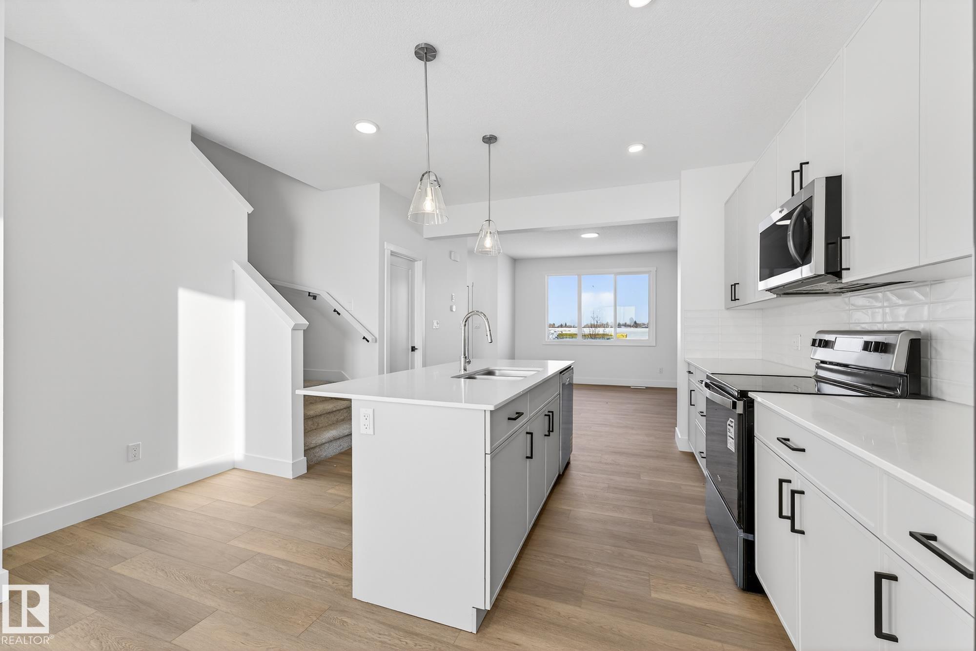 Photo 12 at 10241 92a Avenue, Morinville