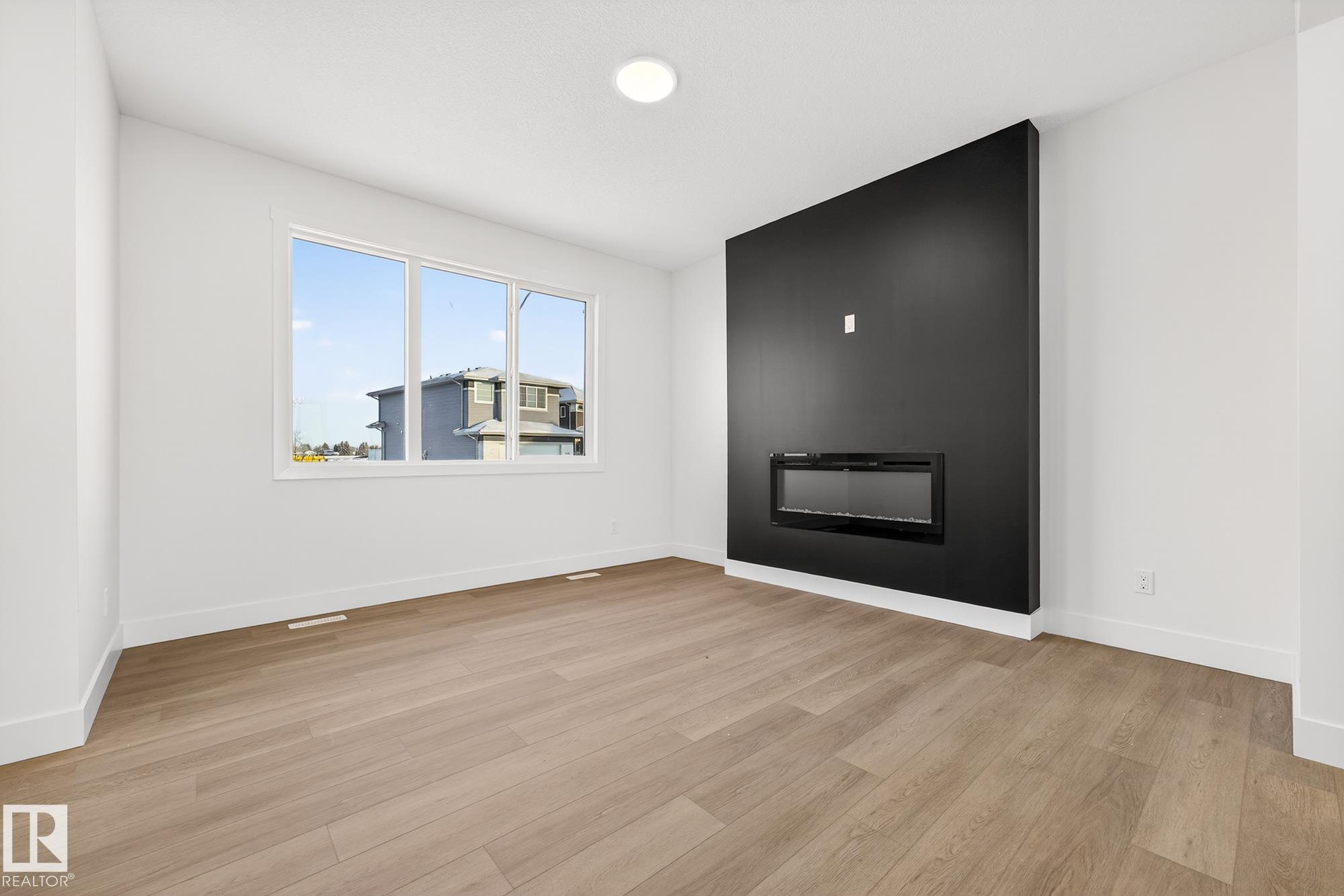 10241 92a Avenue, Morinville