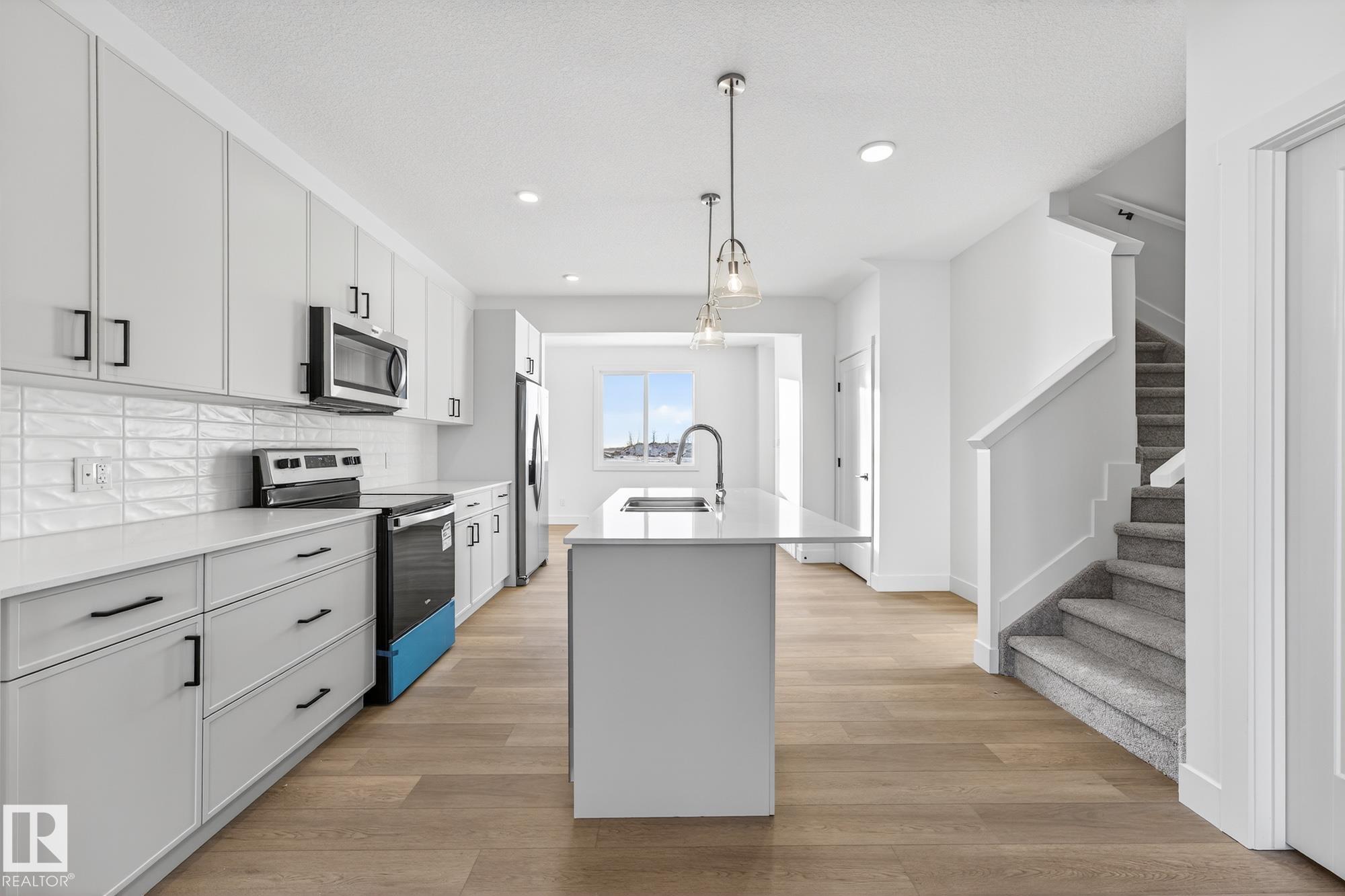 Photo 10 at 10241 92a Avenue, Morinville